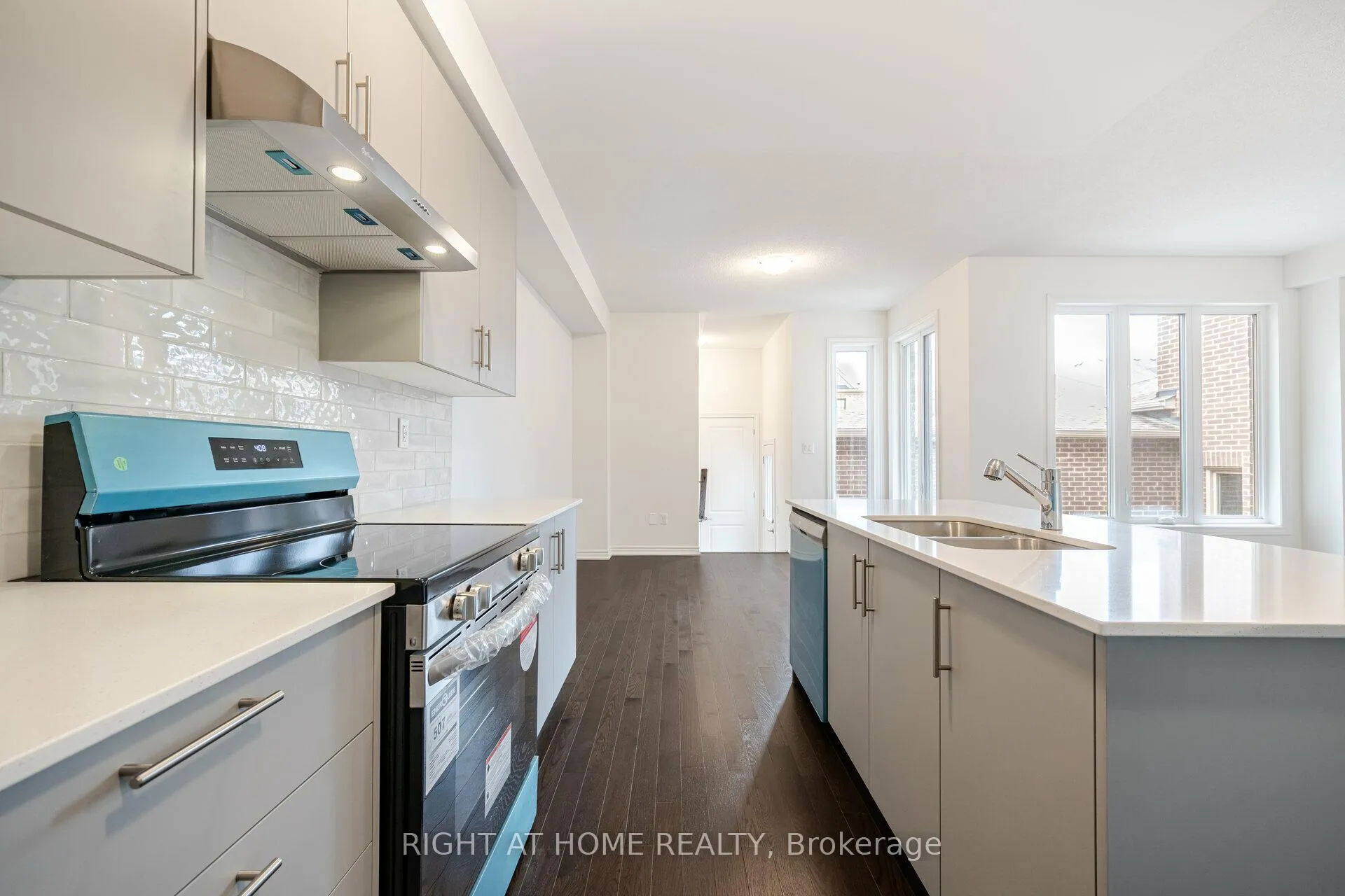 Photo 40 of 496 Twin Streams Road, Whitby, Rural Whitby — HOMEH