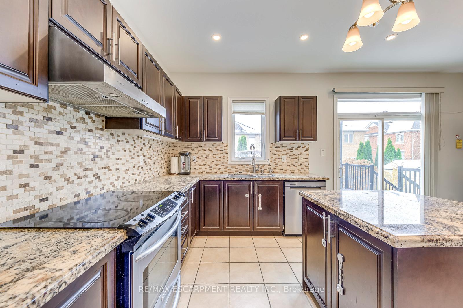 Photo 17 of 470 Peter Rupert Avenue, Vaughan, Patterson — HOMEH