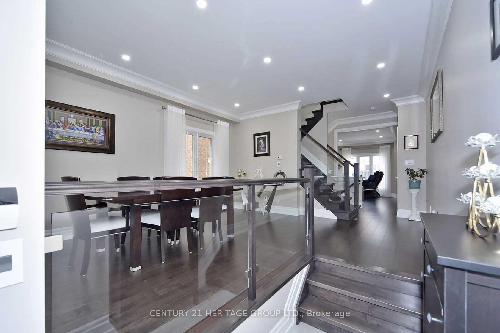 Photo 2 of 108 Saint Victor Drive, Vaughan, Vellore Village — HOMEH