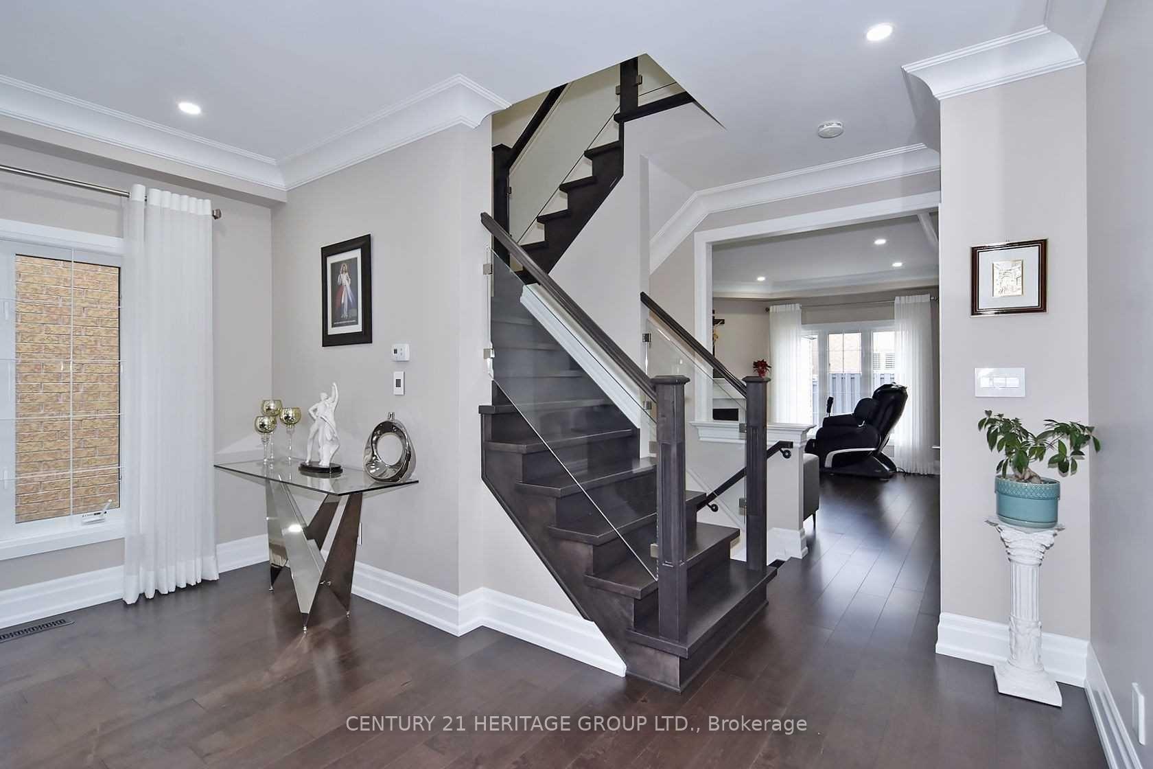 Photo 4 of 108 Saint Victor Drive, Vaughan, Vellore Village — HOMEH