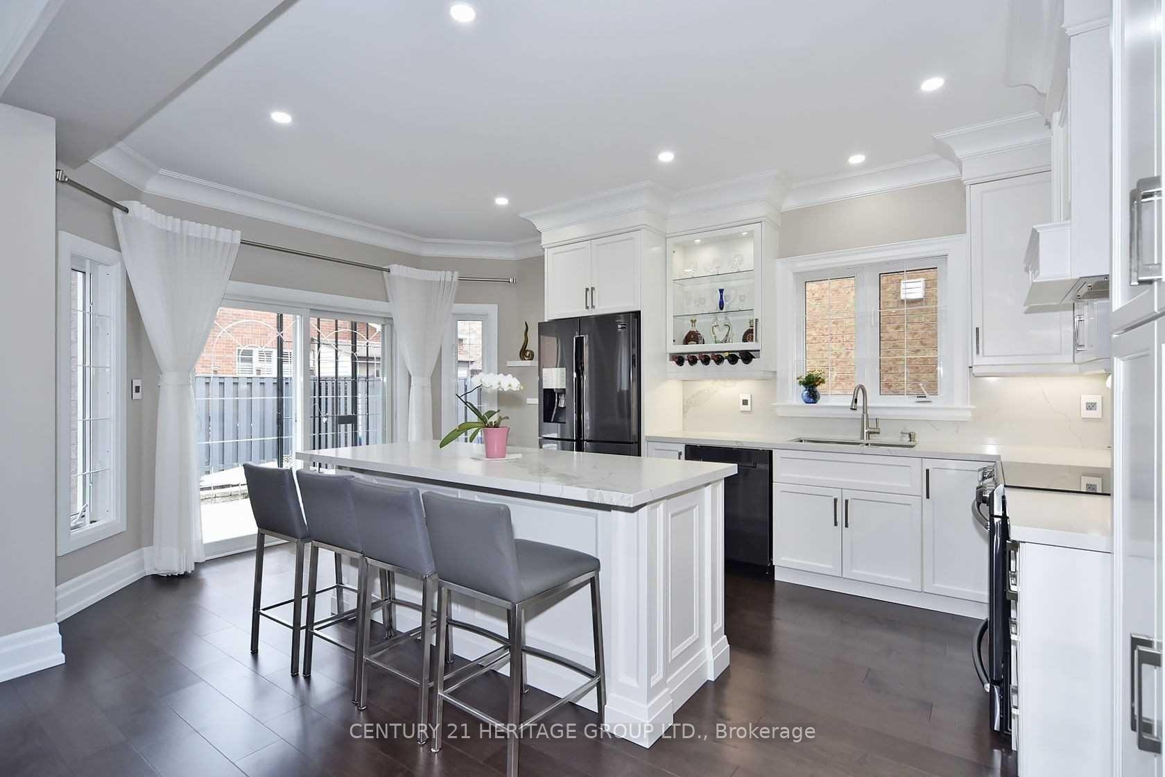 Photo 7 of 108 Saint Victor Drive, Vaughan, Vellore Village — HOMEH