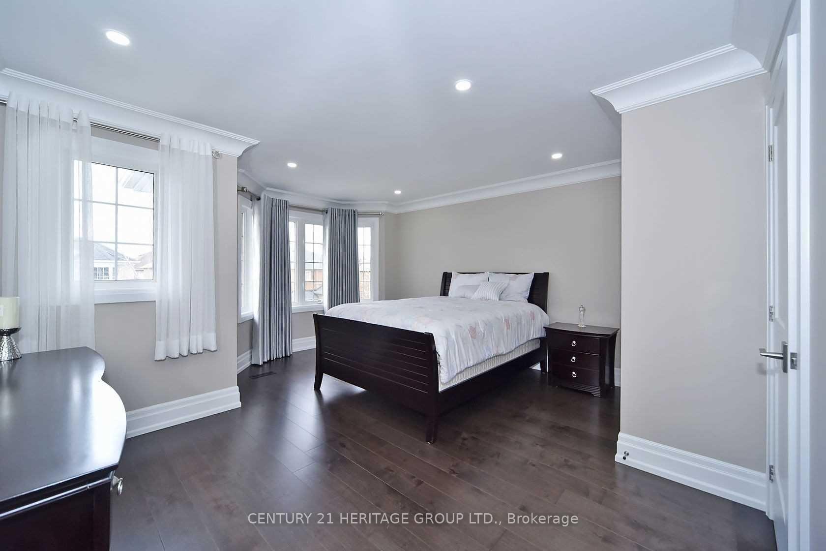 Photo 12 of 108 Saint Victor Drive, Vaughan, Vellore Village — HOMEH