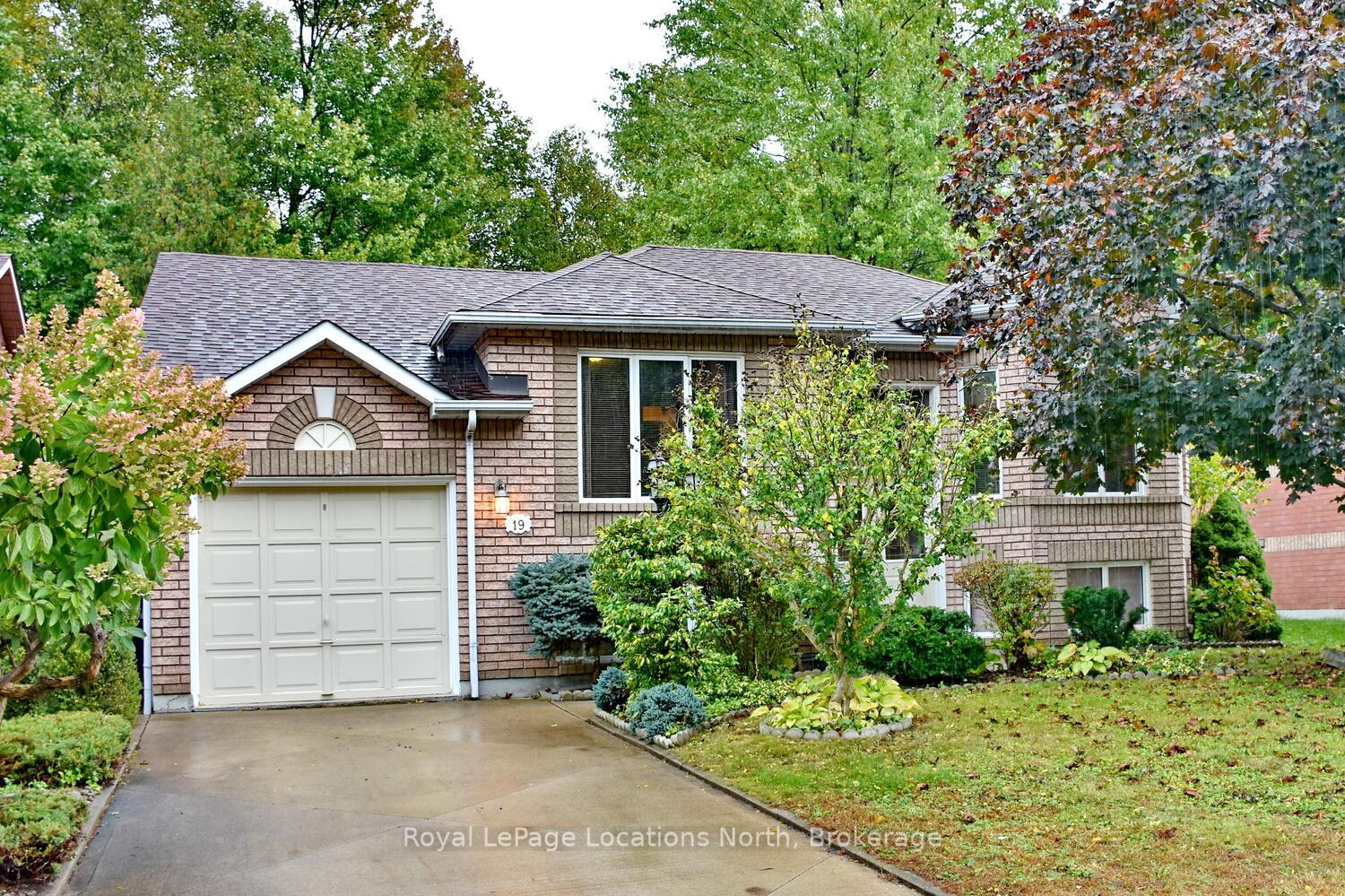 Photo 1 of 19 Brillinger Drive, Wasaga Beach — HOMEH