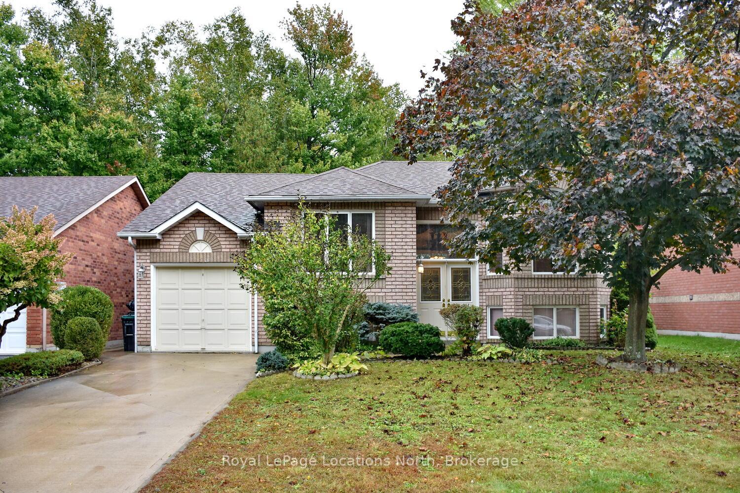 Photo 3 of 19 Brillinger Drive, Wasaga Beach — HOMEH