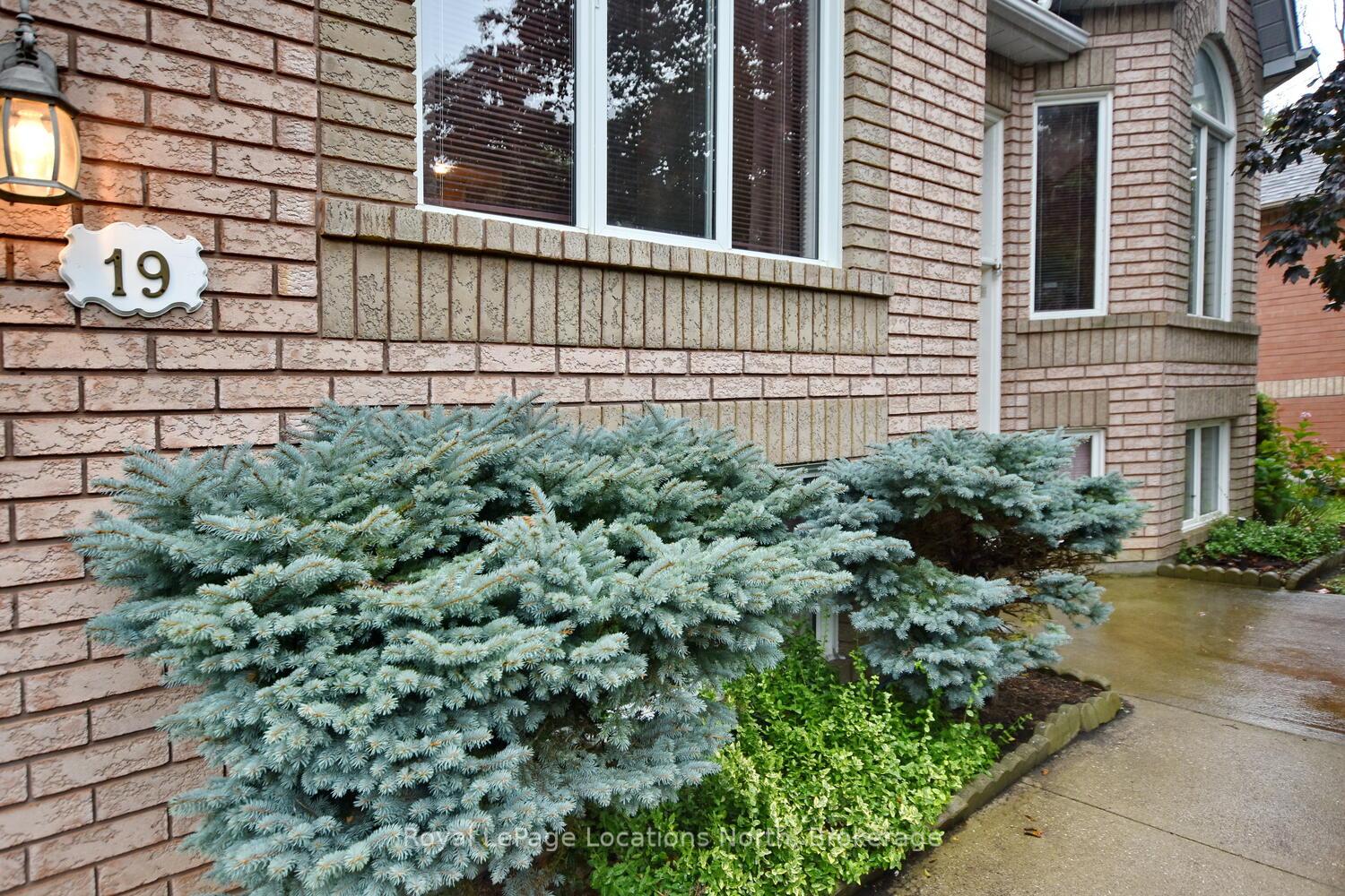 Photo 4 of 19 Brillinger Drive, Wasaga Beach — HOMEH