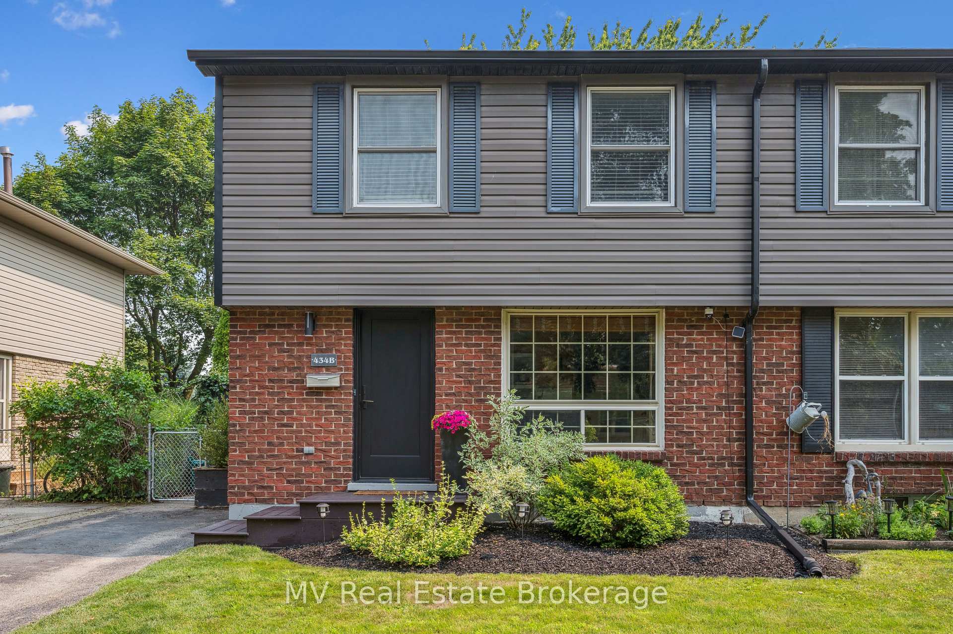 Front of 434B Dunvegan Drive
