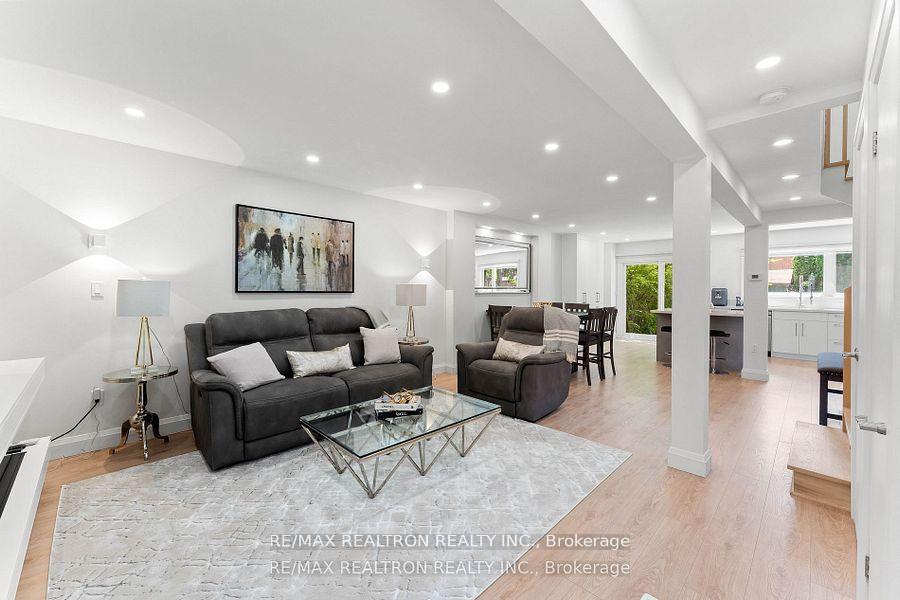 Photo 6 of 43 Rejane Crescent, Vaughan, Crestwood-Springfarm-Yorkhill — HOMEH