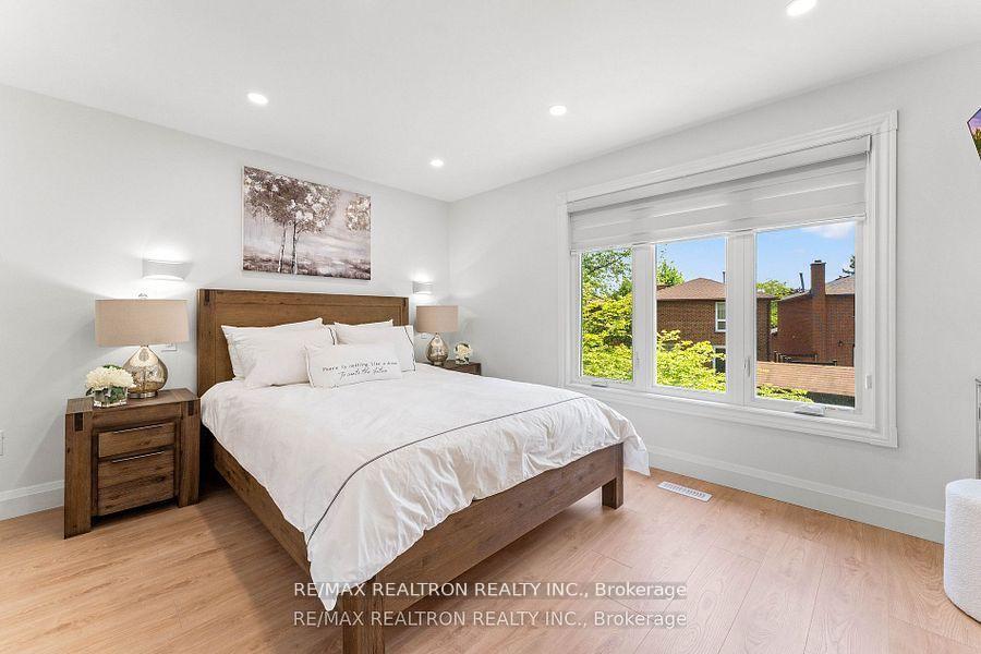 Photo 12 of 43 Rejane Crescent, Vaughan, Crestwood-Springfarm-Yorkhill — HOMEH