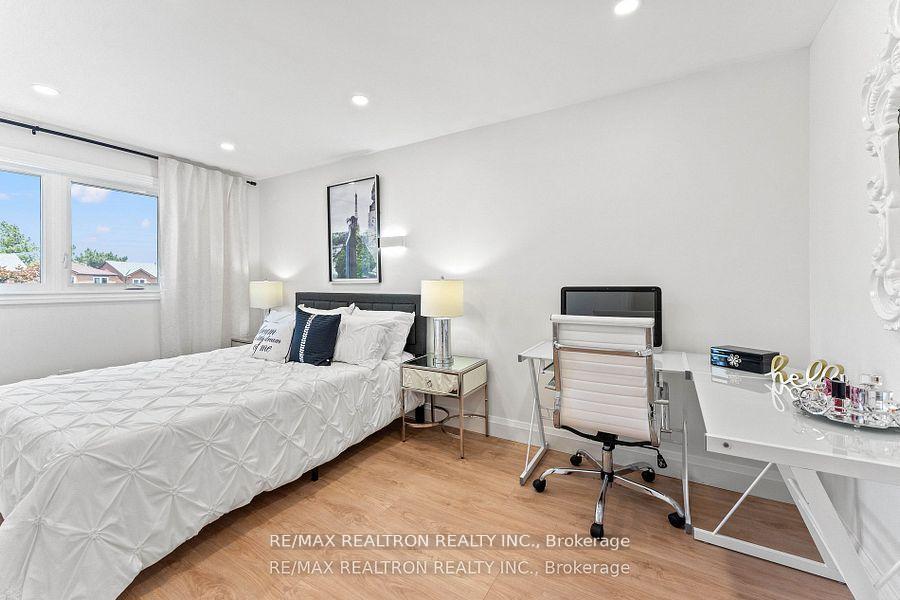 Photo 16 of 43 Rejane Crescent, Vaughan, Crestwood-Springfarm-Yorkhill — HOMEH