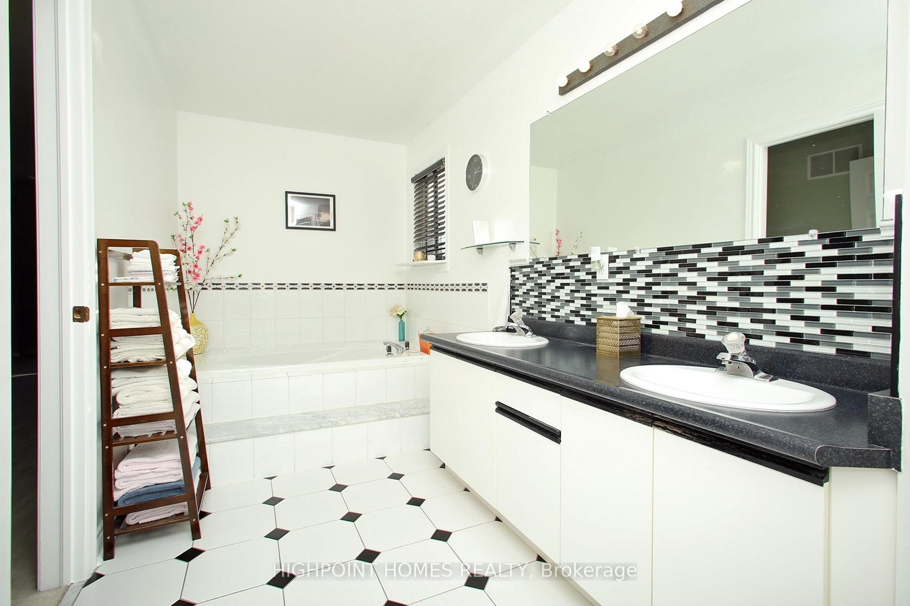 Photo 19 of 71 Parnell Crescent, Whitby, Pringle Creek — HOMEH