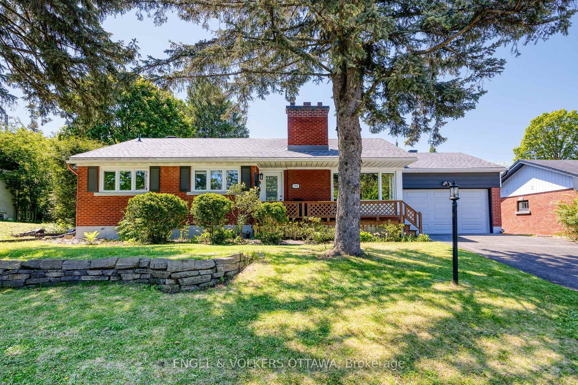 Photo 2 of 190 Crestview Road, Ottawa, Faircrest Heights — HOMEH