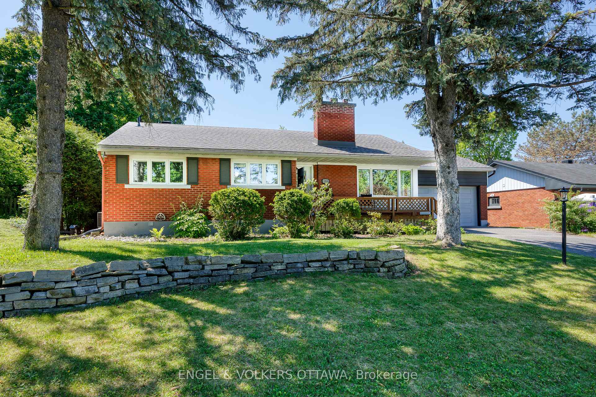 Photo 3 of 190 Crestview Road, Ottawa, Faircrest Heights — HOMEH