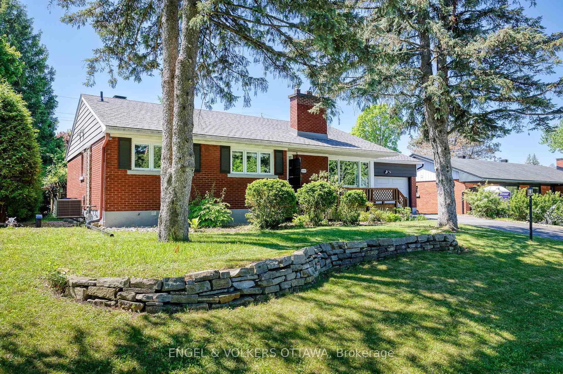 Photo 4 of 190 Crestview Road, Ottawa, Faircrest Heights — HOMEH