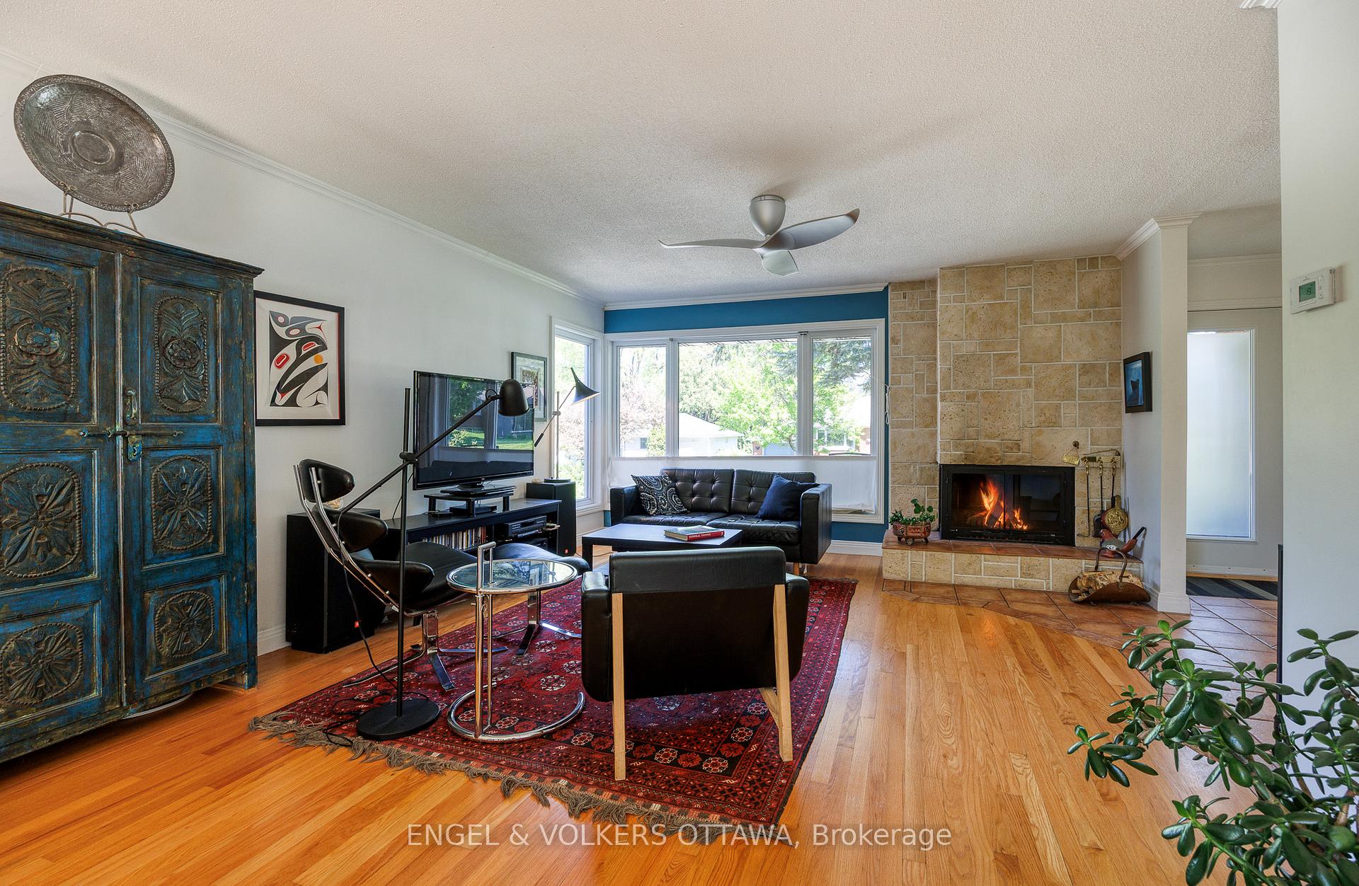 Photo 7 of 190 Crestview Road, Ottawa, Faircrest Heights — HOMEH