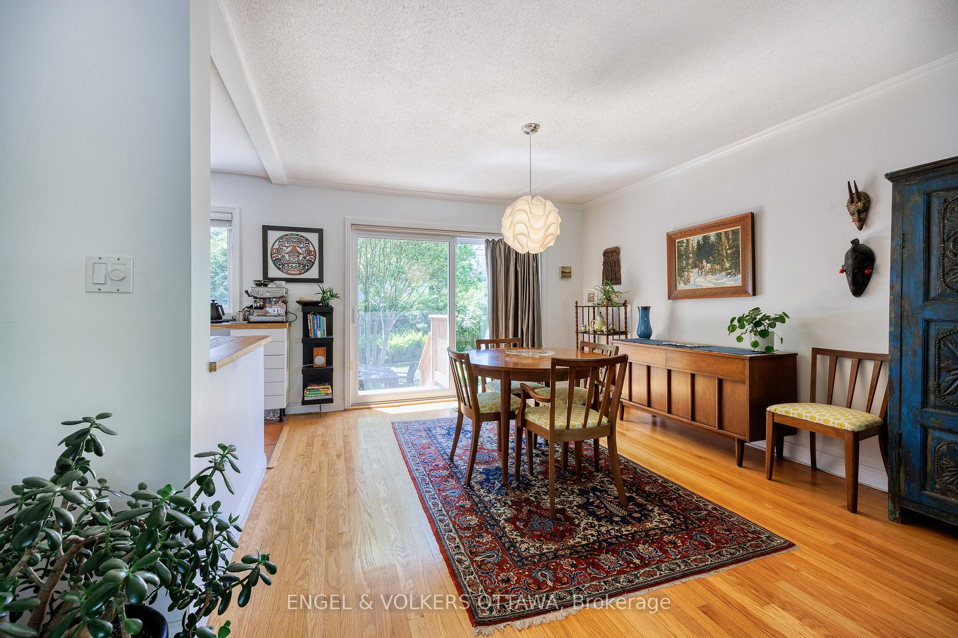 Photo 9 of 190 Crestview Road, Ottawa, Faircrest Heights — HOMEH