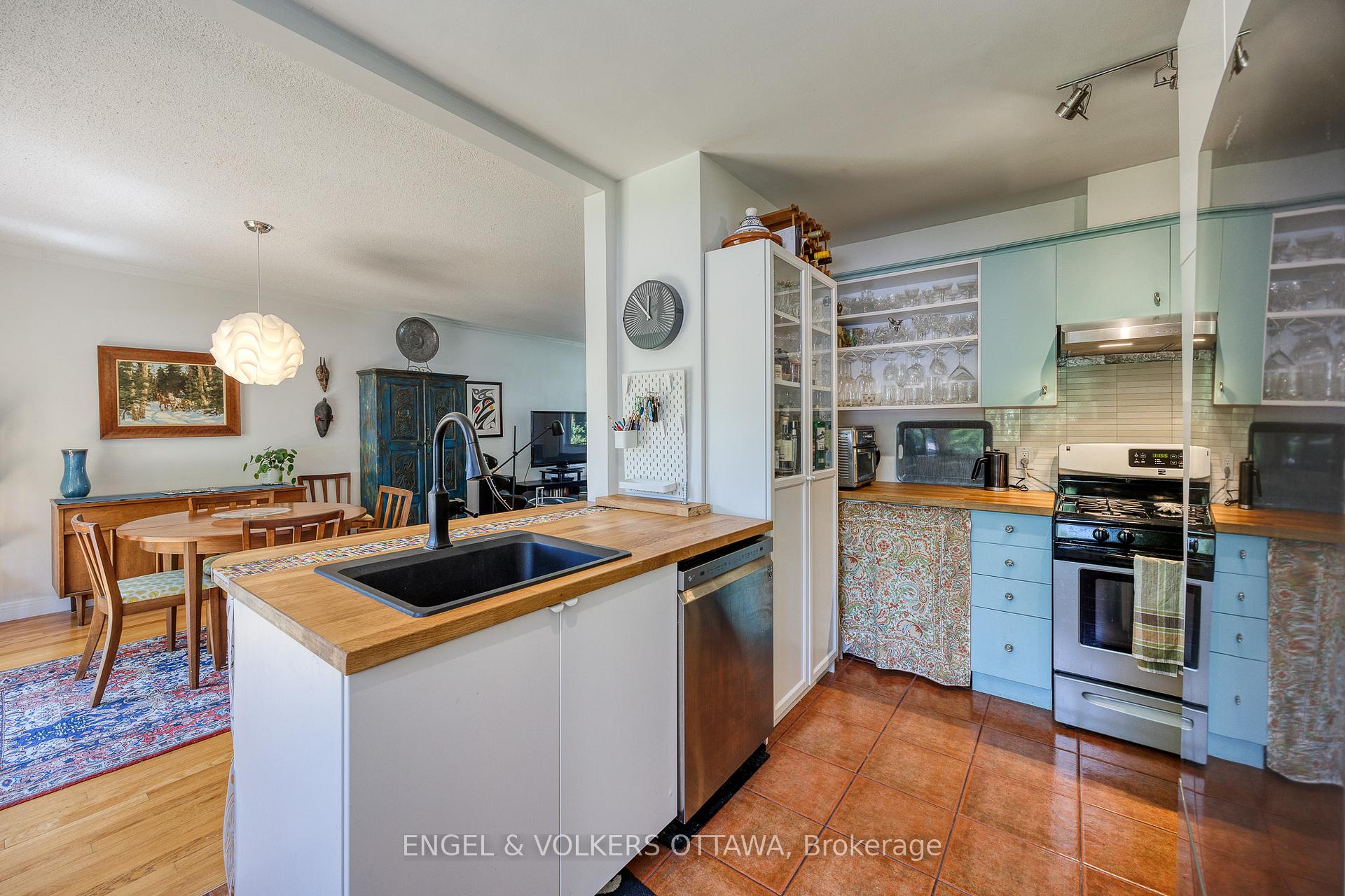 Photo 13 of 190 Crestview Road, Ottawa, Faircrest Heights — HOMEH
