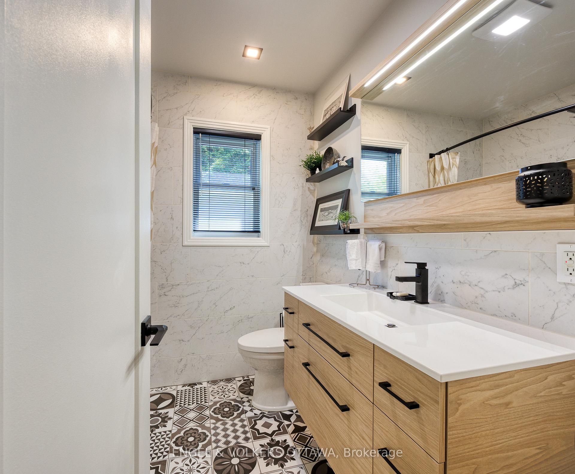 Photo 18 of 190 Crestview Road, Ottawa, Faircrest Heights — HOMEH
