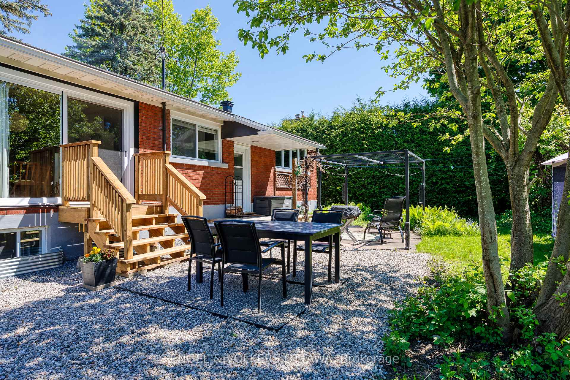 Photo 38 of 190 Crestview Road, Ottawa, Faircrest Heights — HOMEH