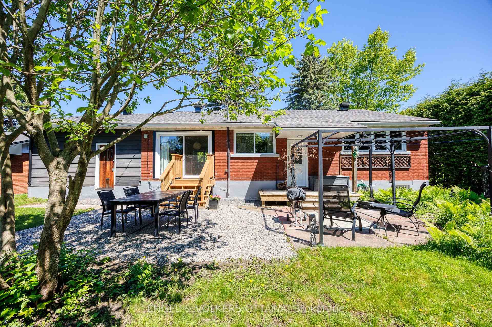 Photo 30 of 190 Crestview Road, Ottawa, Faircrest Heights — HOMEH