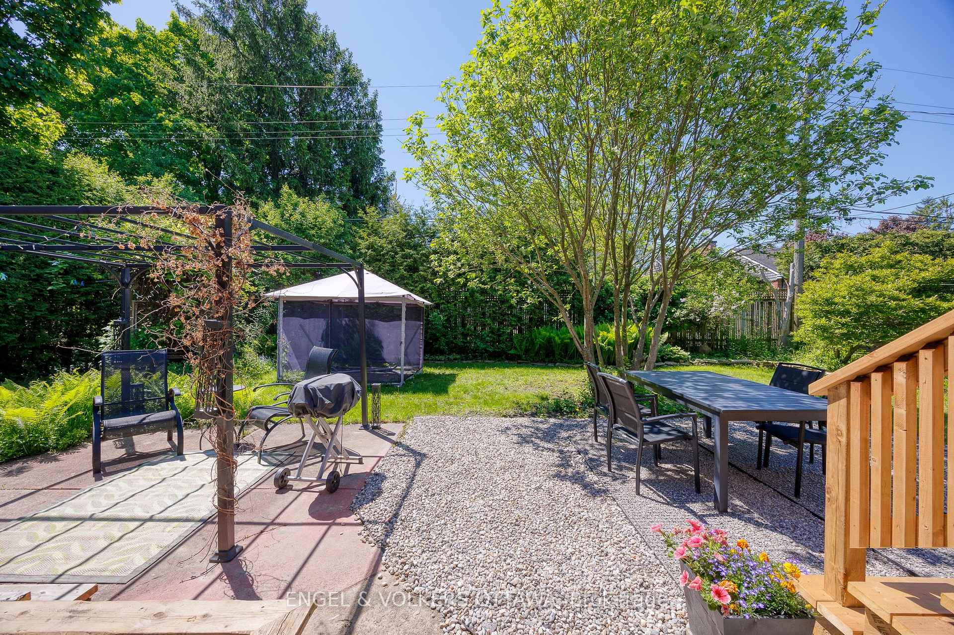 Photo 32 of 190 Crestview Road, Ottawa, Faircrest Heights — HOMEH