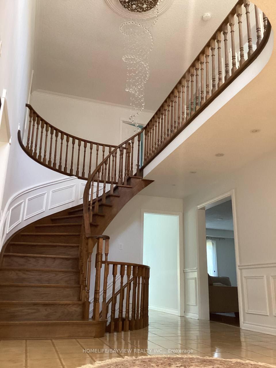 Photo 2 of 131 Sydel Crescent, Vaughan, East Woodbridge — HOMEH