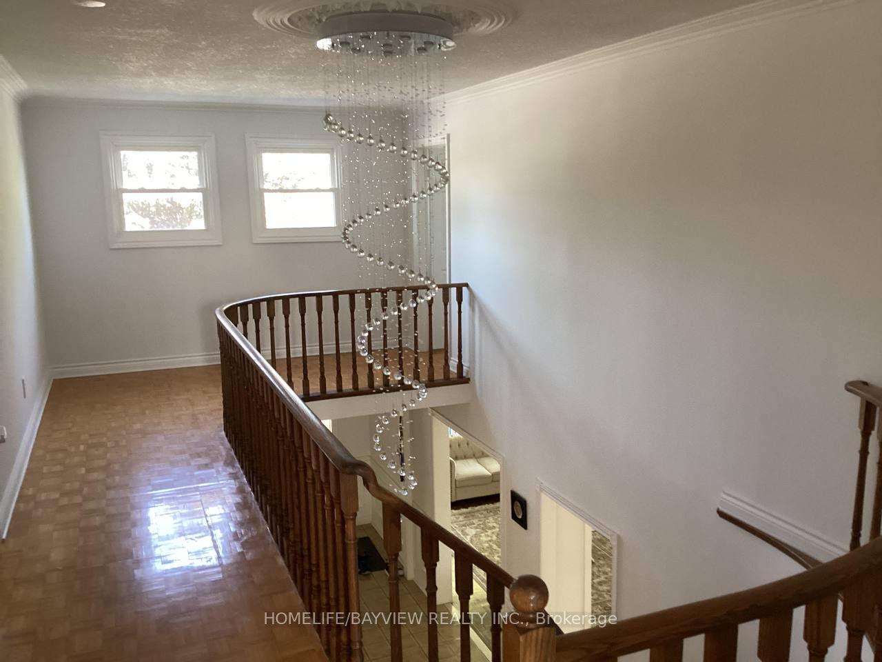 Photo 5 of 131 Sydel Crescent, Vaughan, East Woodbridge — HOMEH