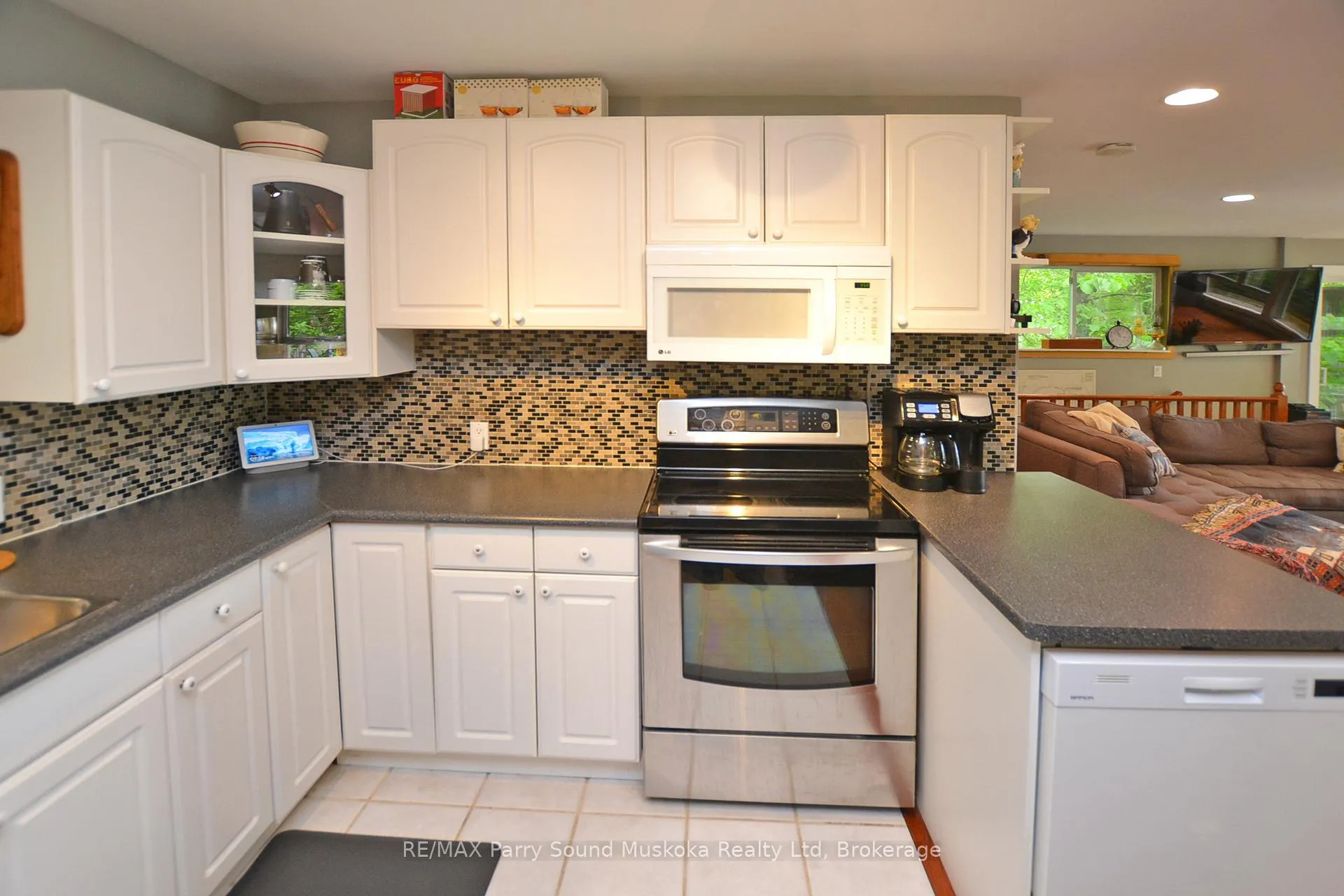 Photo 31 of 84 Captain Estates Road, Whitestone, Hagerman — HOMEH