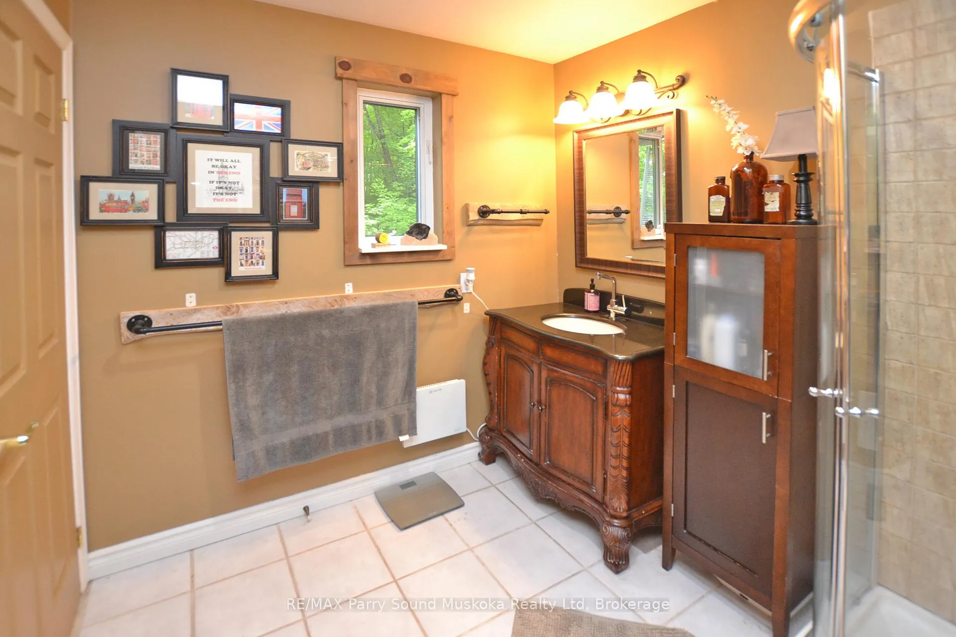 Photo 46 of 84 Captain Estates Road, Whitestone, Hagerman — HOMEH