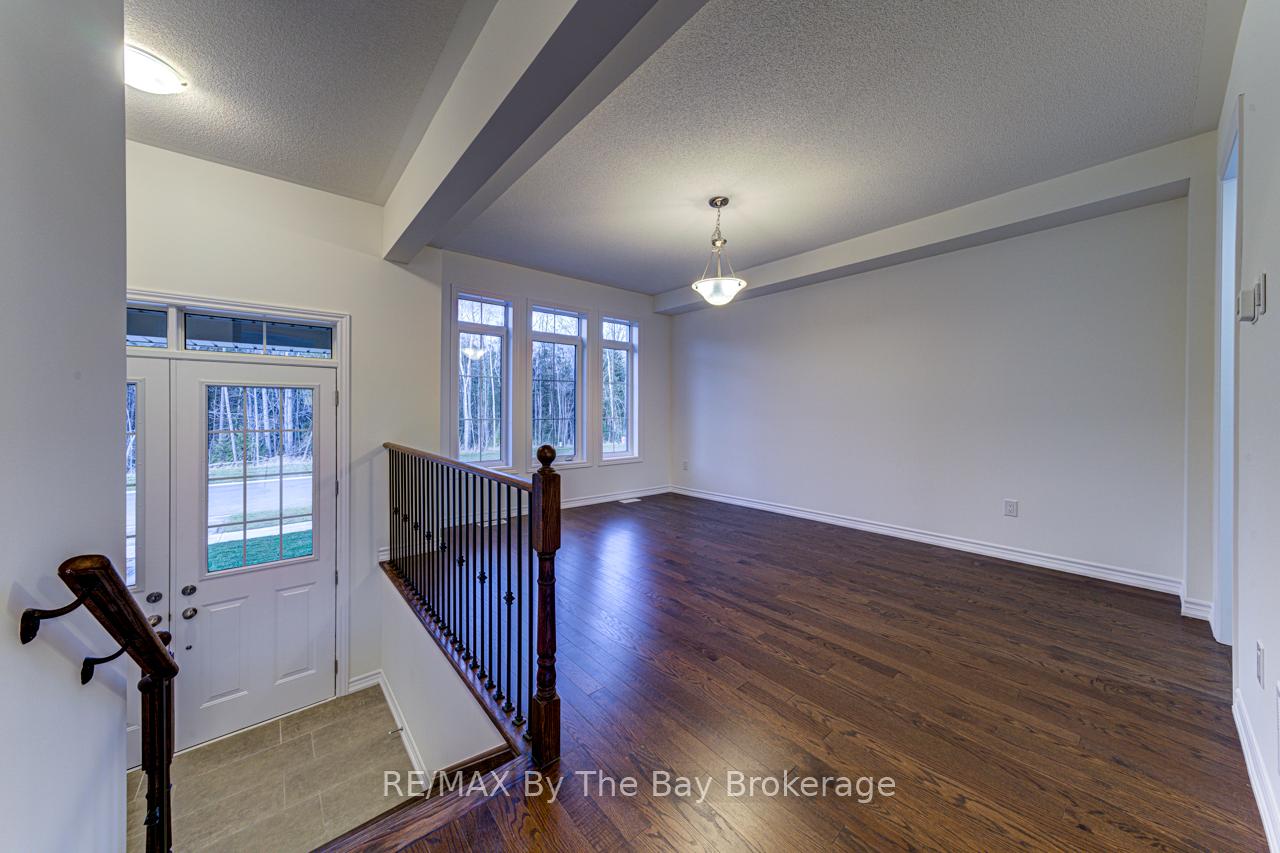 Photo 4 of 178 Mapleside Drive, Wasaga Beach — HOMEH