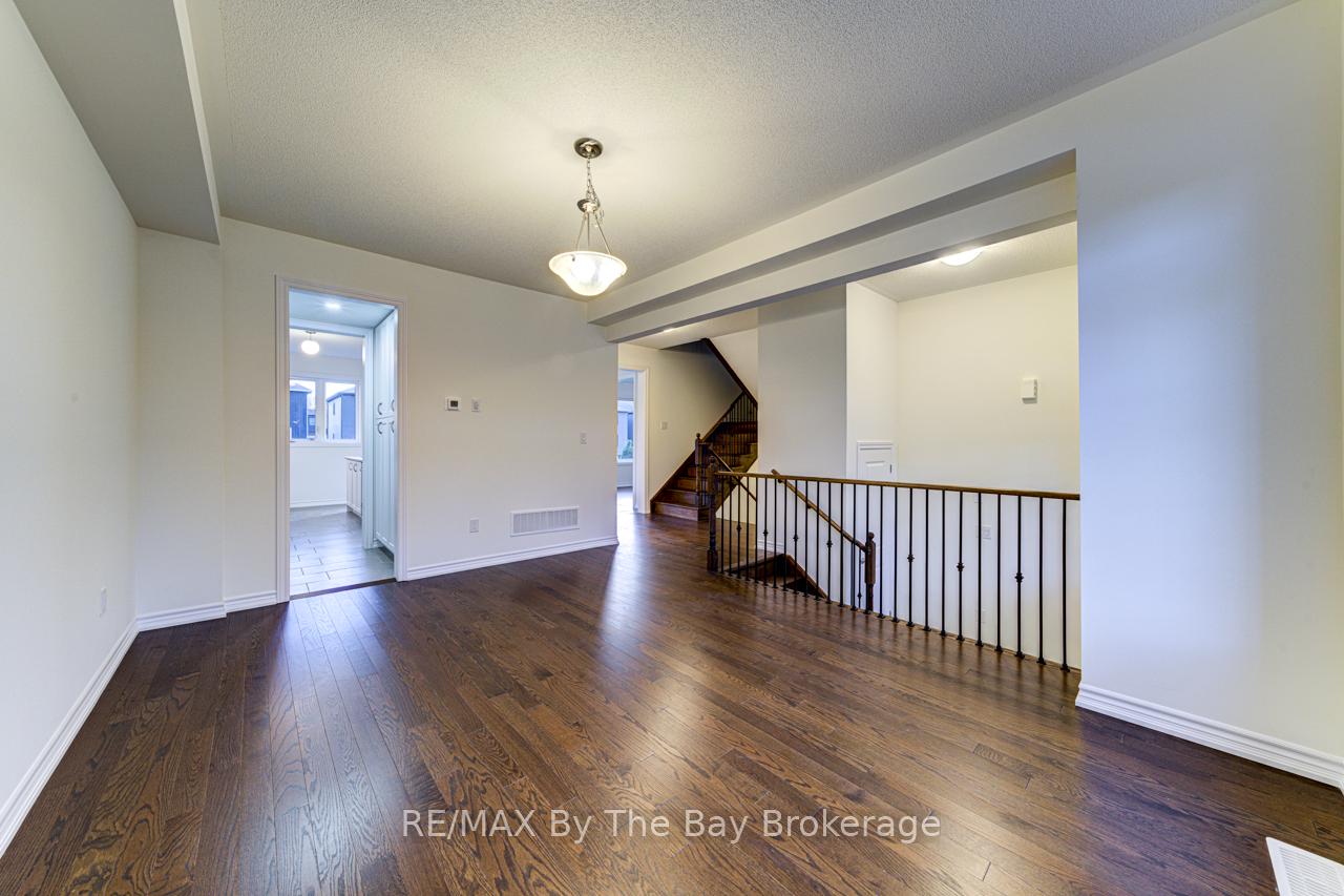 Photo 7 of 178 Mapleside Drive, Wasaga Beach — HOMEH