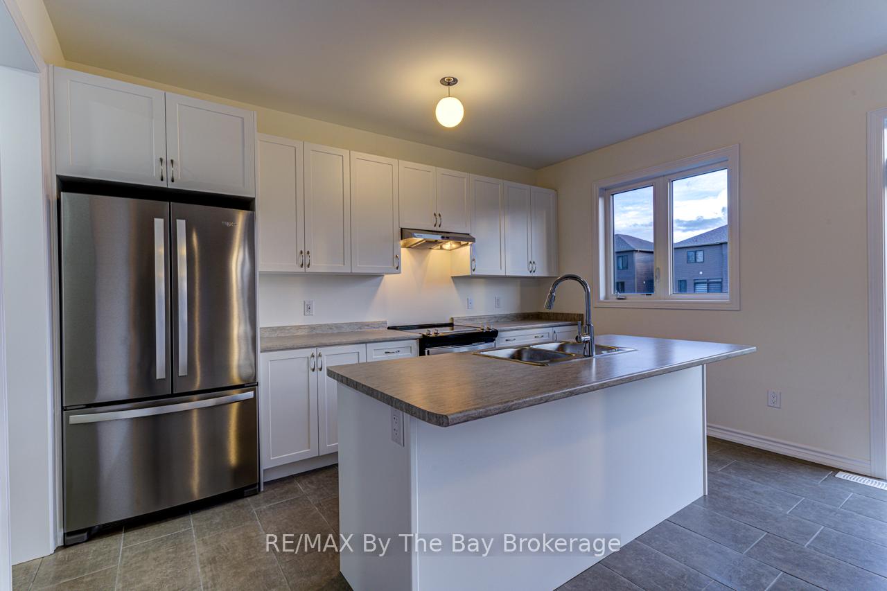 Photo 10 of 178 Mapleside Drive, Wasaga Beach — HOMEH