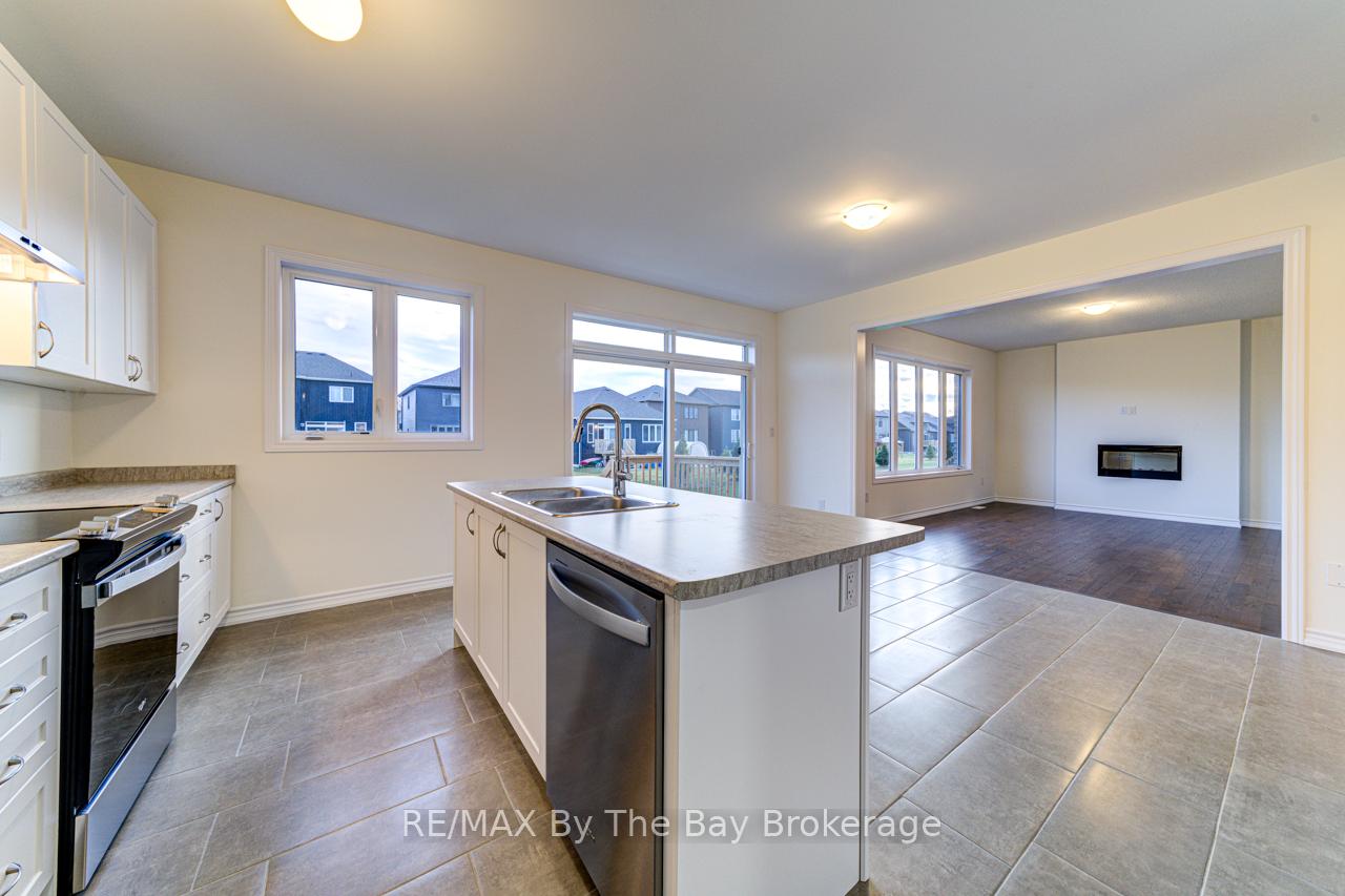 Photo 11 of 178 Mapleside Drive, Wasaga Beach — HOMEH