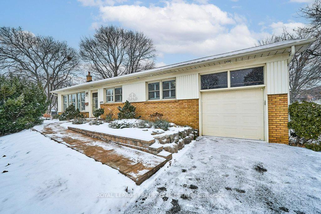 Photo 2 of 600 Colborne Street E, Whitby, Downtown Whitby — HOMEH