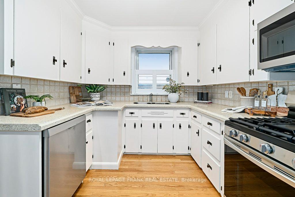 Photo 9 of 600 Colborne Street E, Whitby, Downtown Whitby — HOMEH