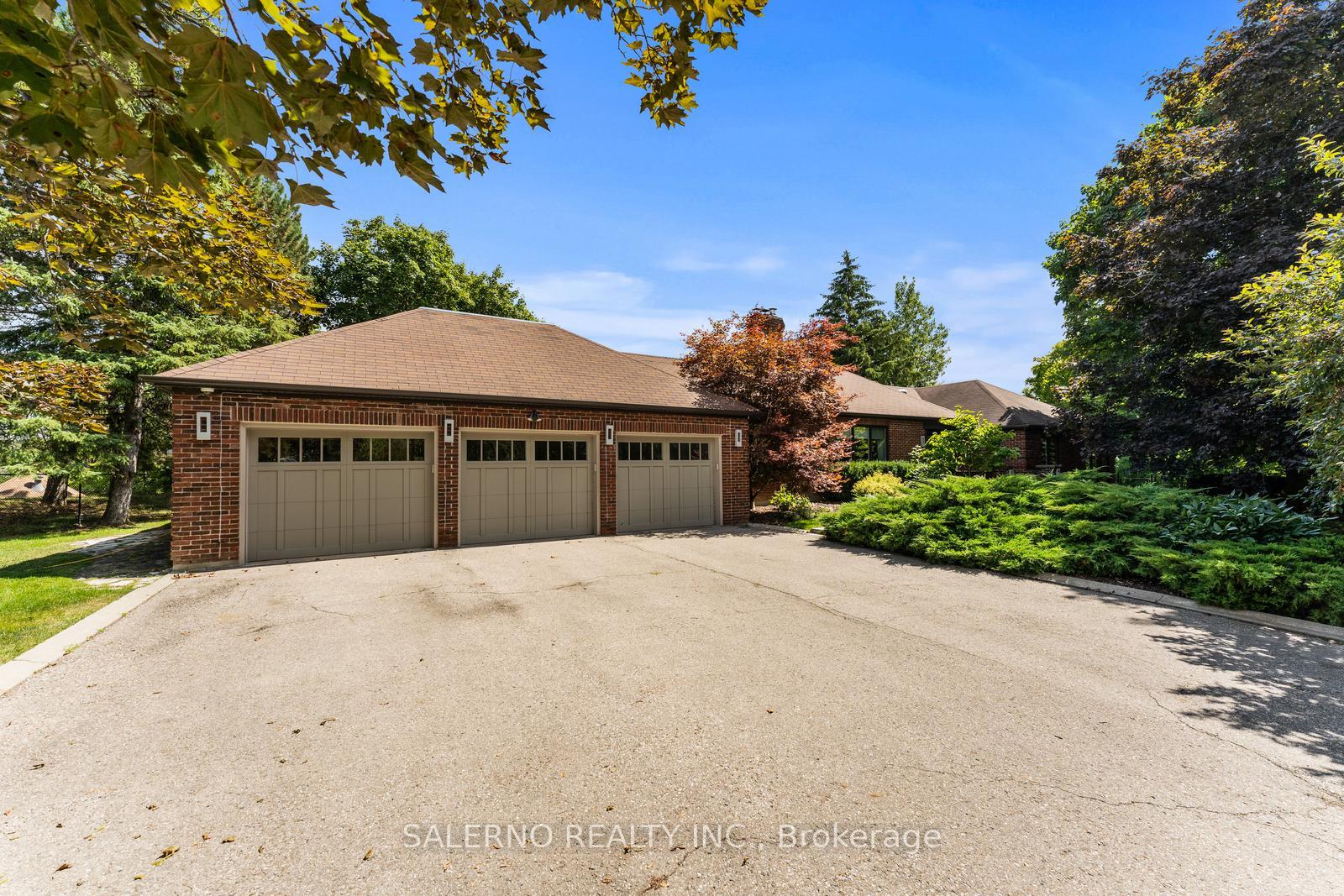 Photo 5 of 85 Valleyview Court, Vaughan, Kleinburg — HOMEH