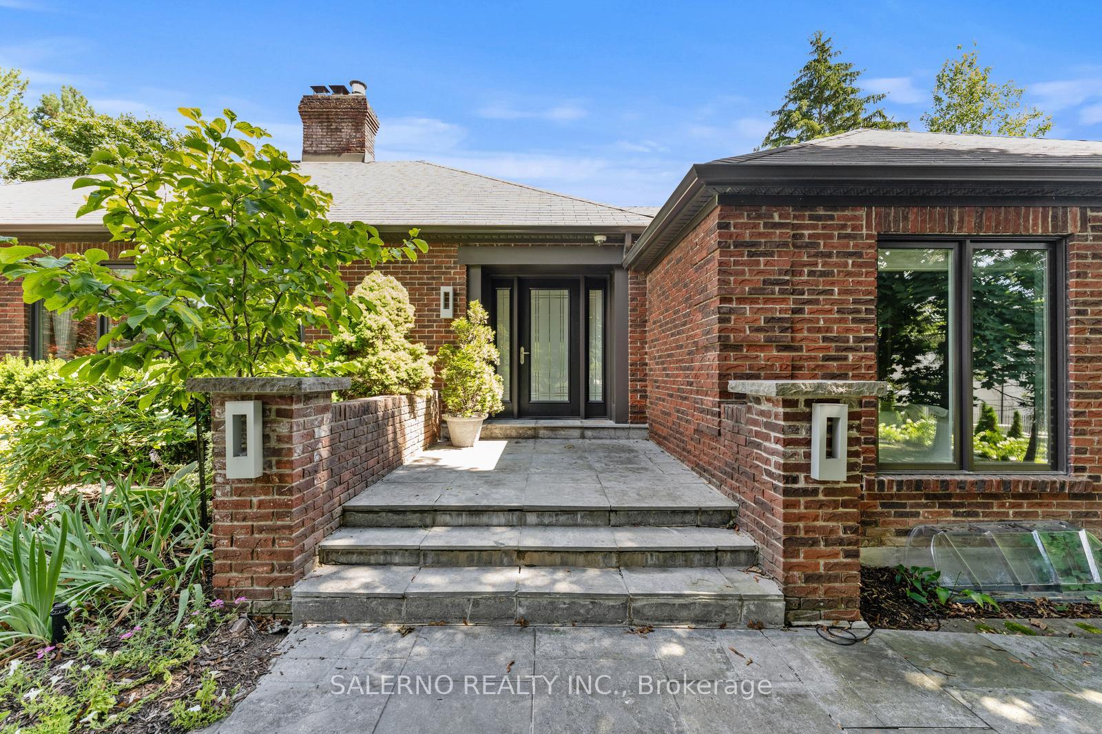 Photo 6 of 85 Valleyview Court, Vaughan, Kleinburg — HOMEH