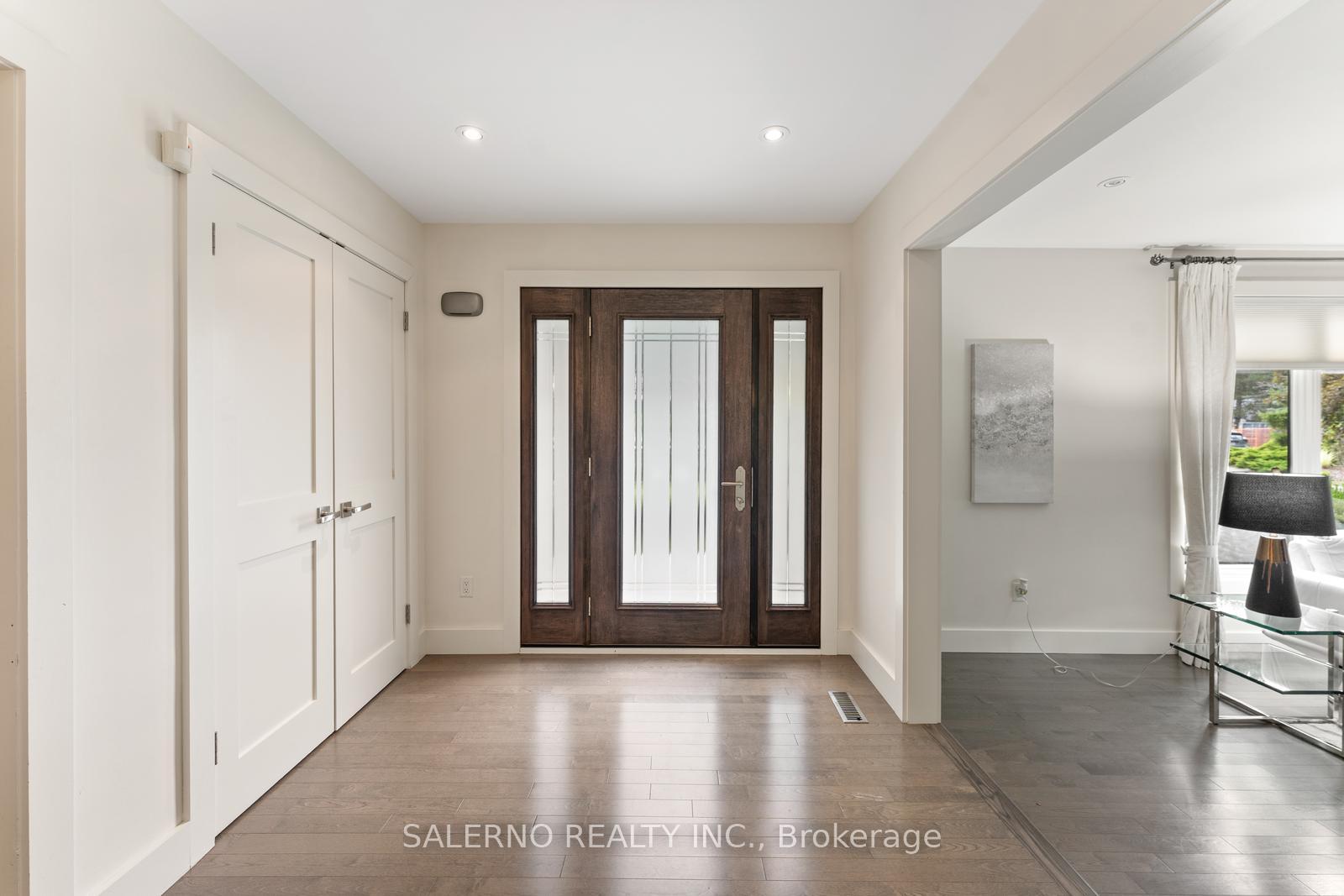 Photo 7 of 85 Valleyview Court, Vaughan, Kleinburg — HOMEH