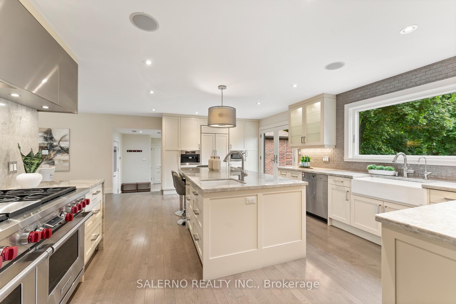 Photo 10 of 85 Valleyview Court, Vaughan, Kleinburg — HOMEH