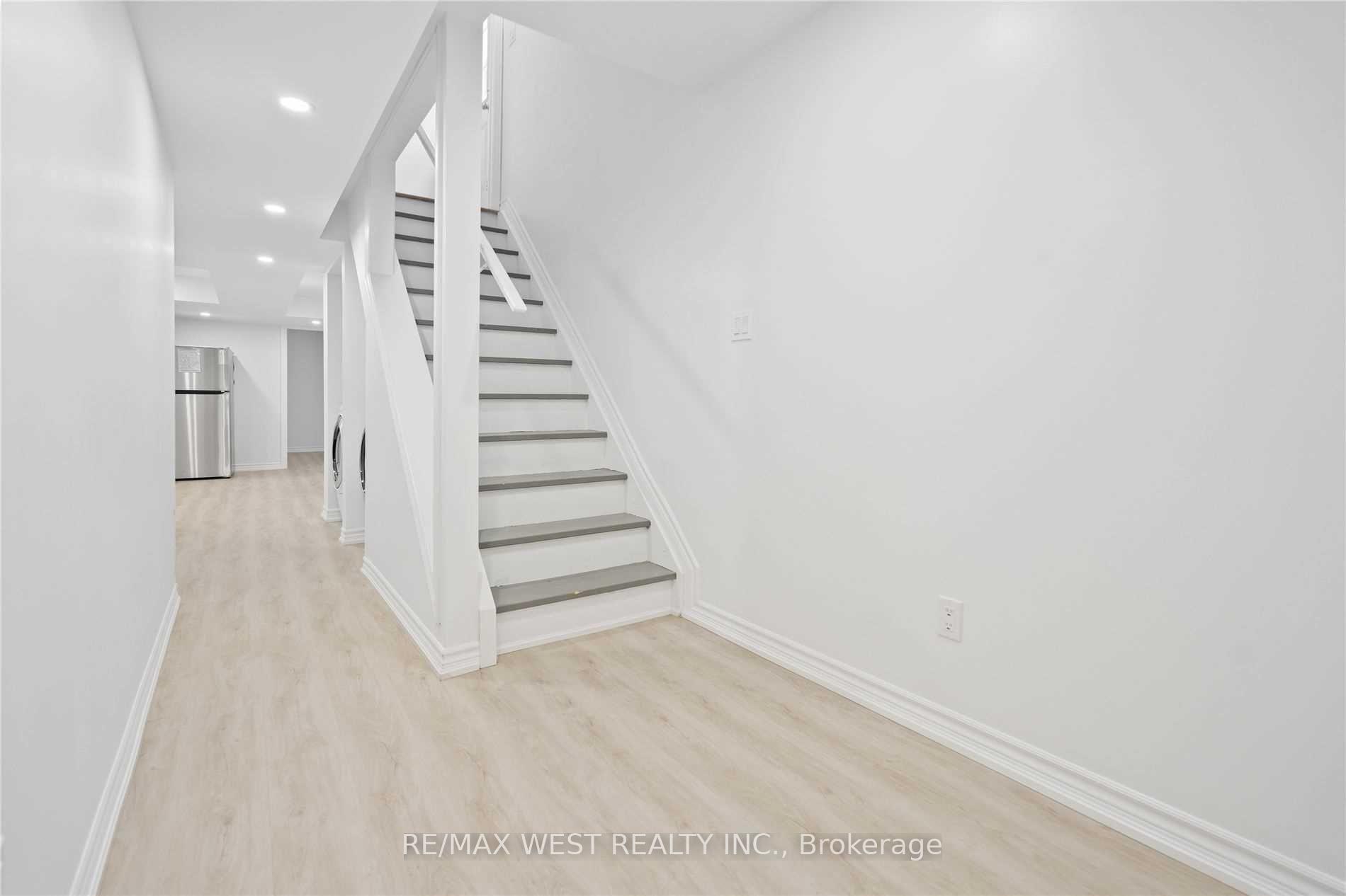 Photo 3 of Unit Lower, 58 Keystar Court, Vaughan, Vellore Village — HOMEH