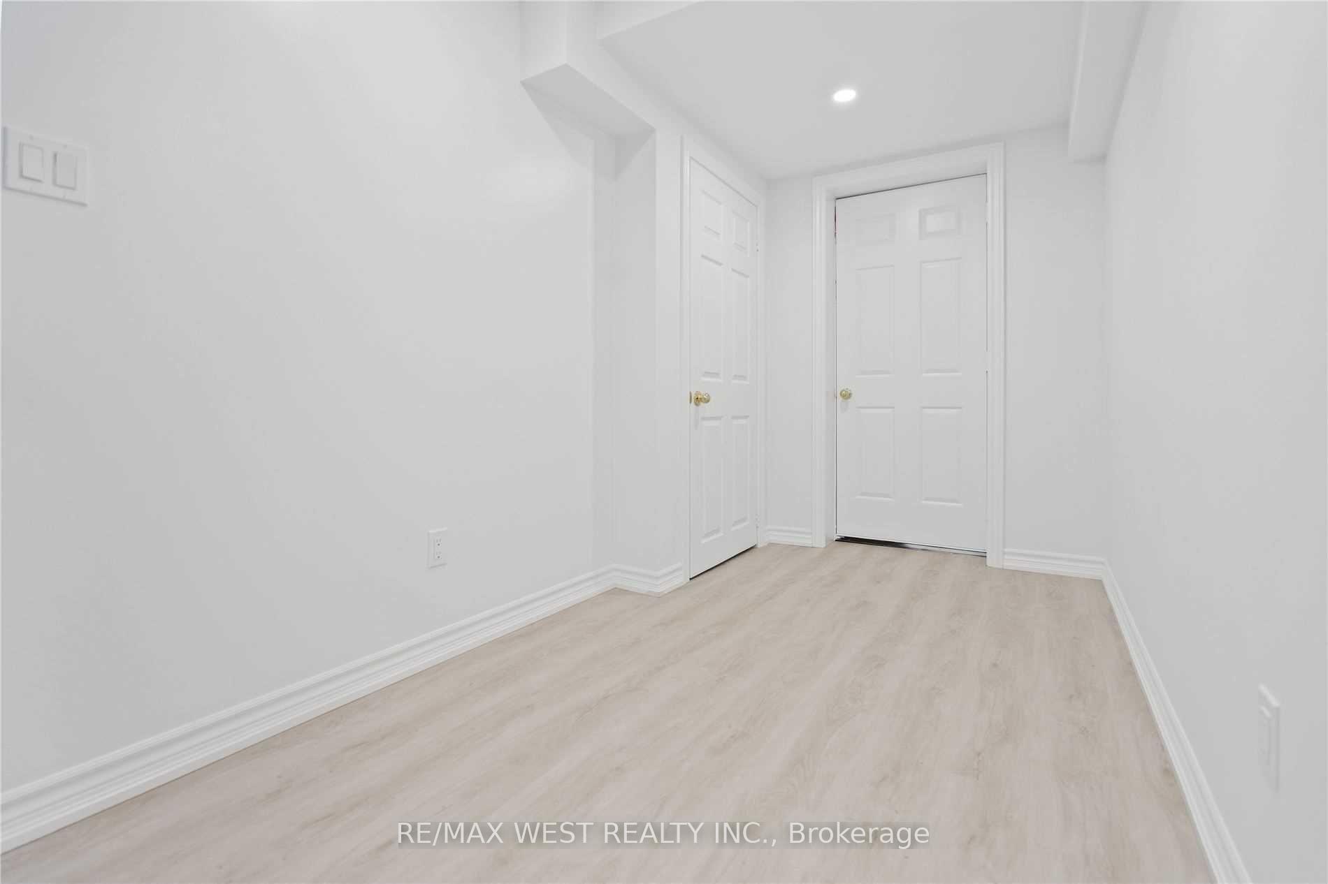 Photo 4 of Unit Lower, 58 Keystar Court, Vaughan, Vellore Village — HOMEH