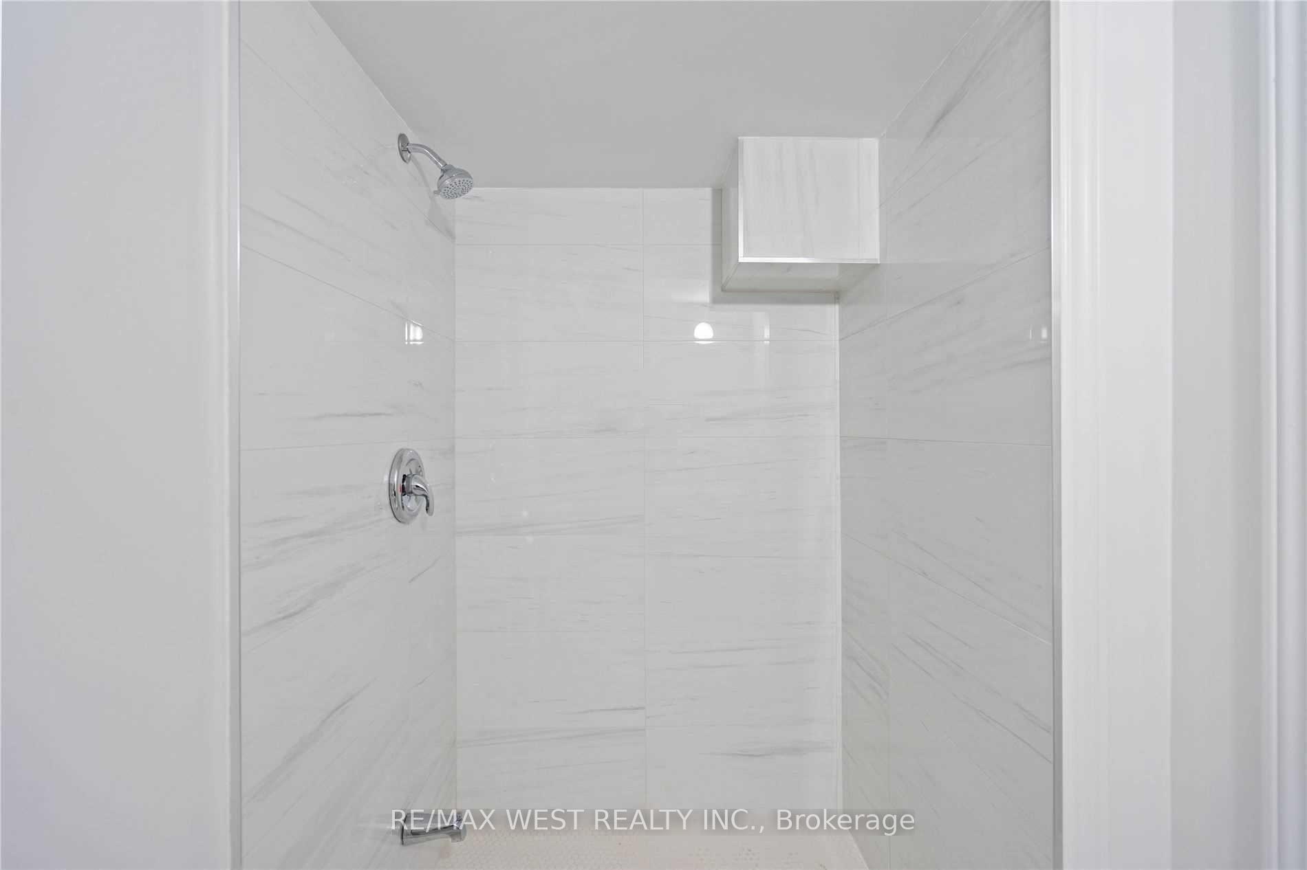 Photo 7 of Unit Lower, 58 Keystar Court, Vaughan, Vellore Village — HOMEH