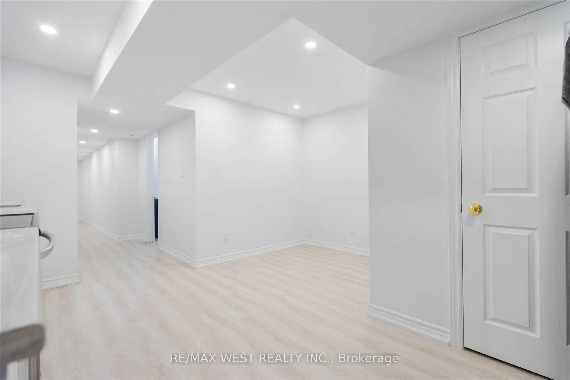 Photo 13 of Unit Lower, 58 Keystar Court, Vaughan, Vellore Village — HOMEH