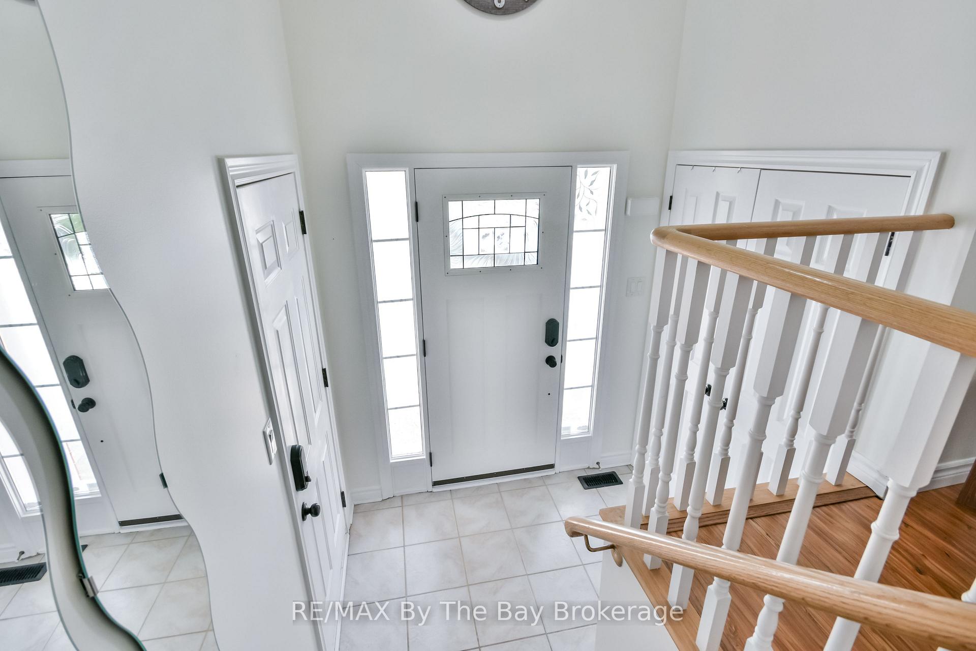 Photo 3 of 336 Robinson Road, Wasaga Beach — HOMEH