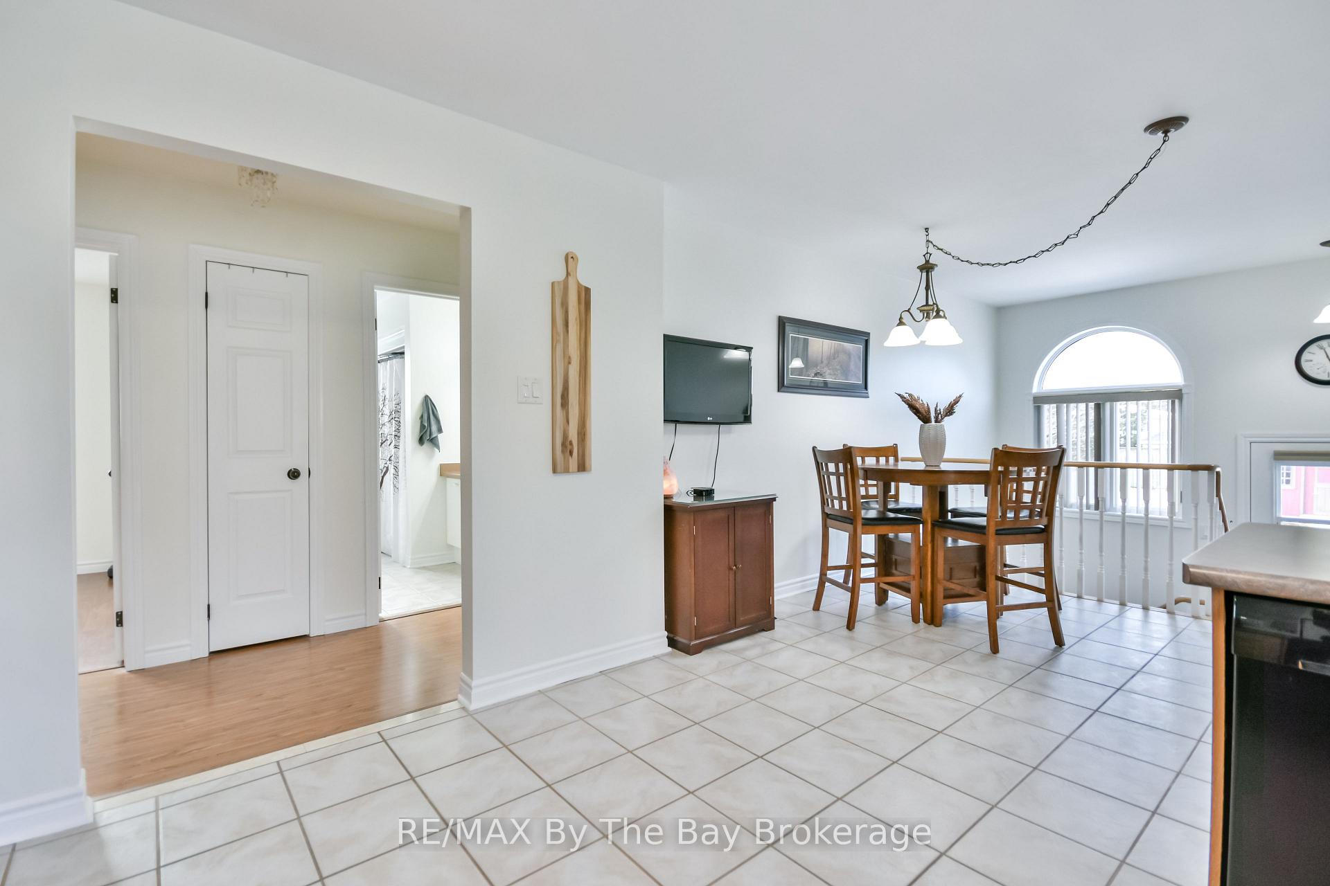 Photo 16 of 336 Robinson Road, Wasaga Beach — HOMEH