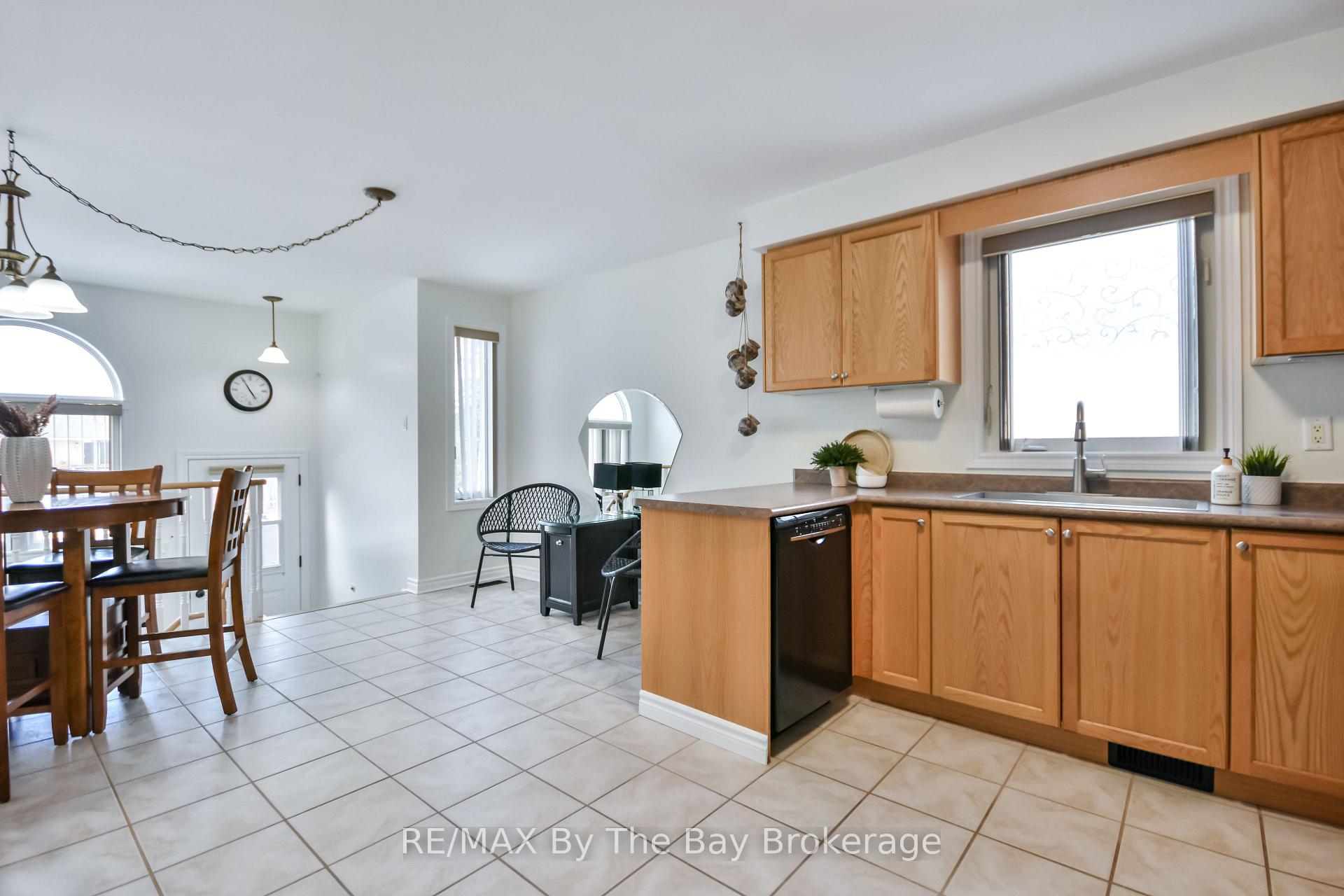 Photo 19 of 336 Robinson Road, Wasaga Beach — HOMEH