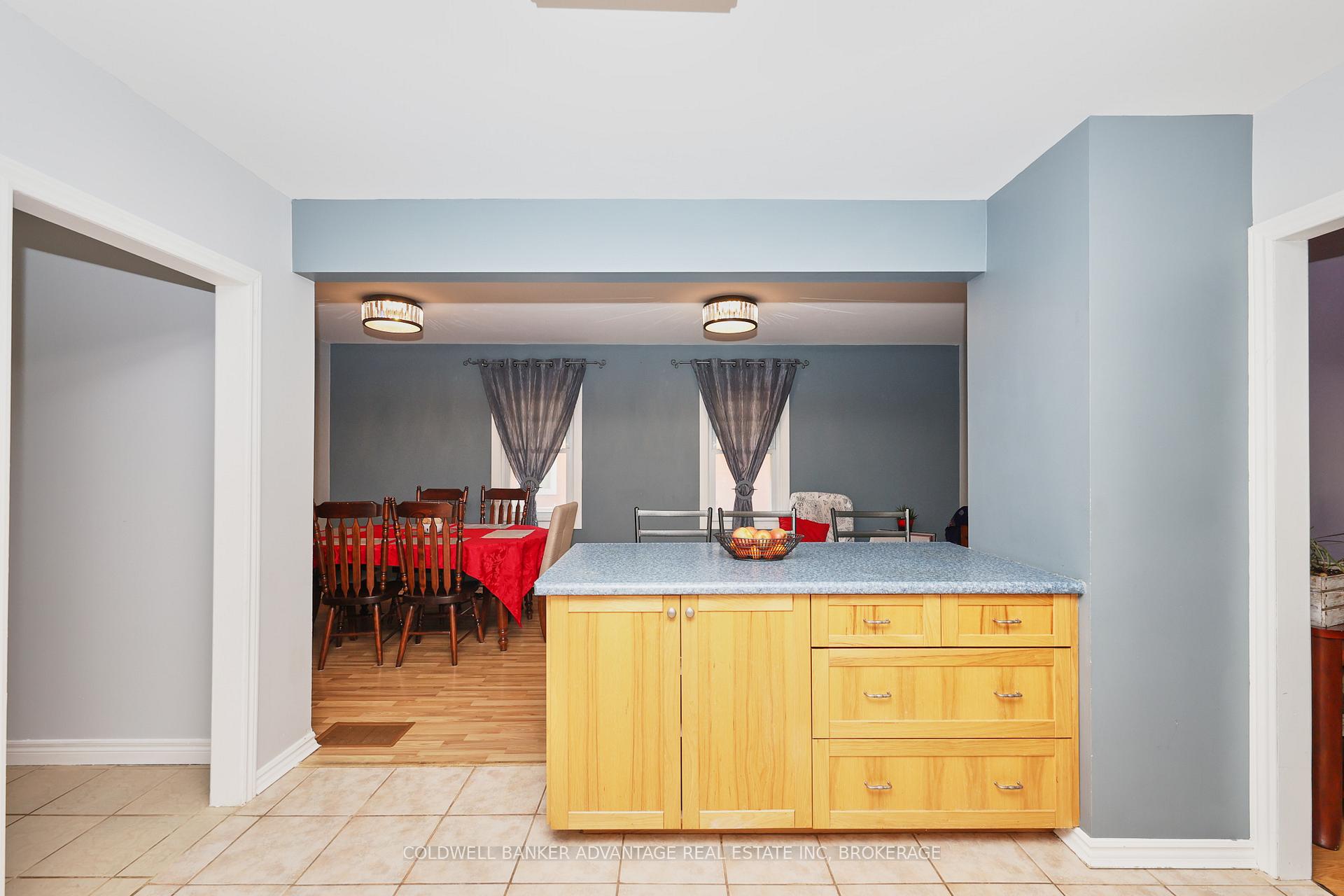 Photo 6 of 17 Clifford Avenue, Welland, Broadway — HOMEH