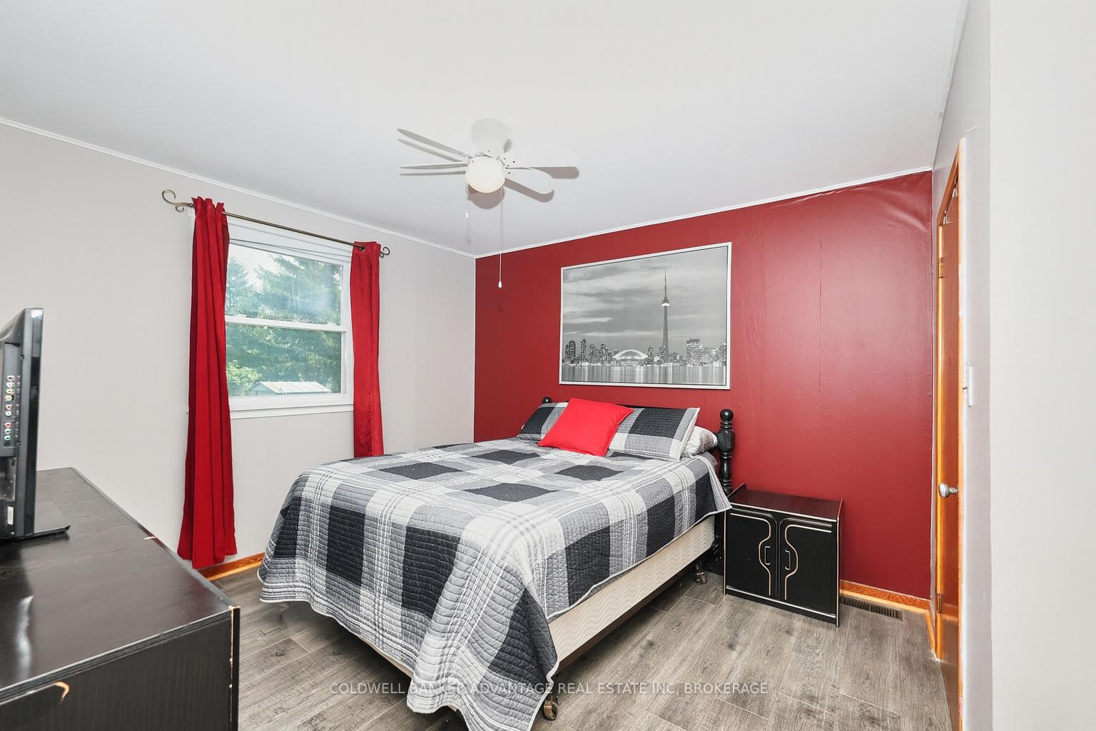 Photo 13 of 17 Clifford Avenue, Welland, Broadway — HOMEH