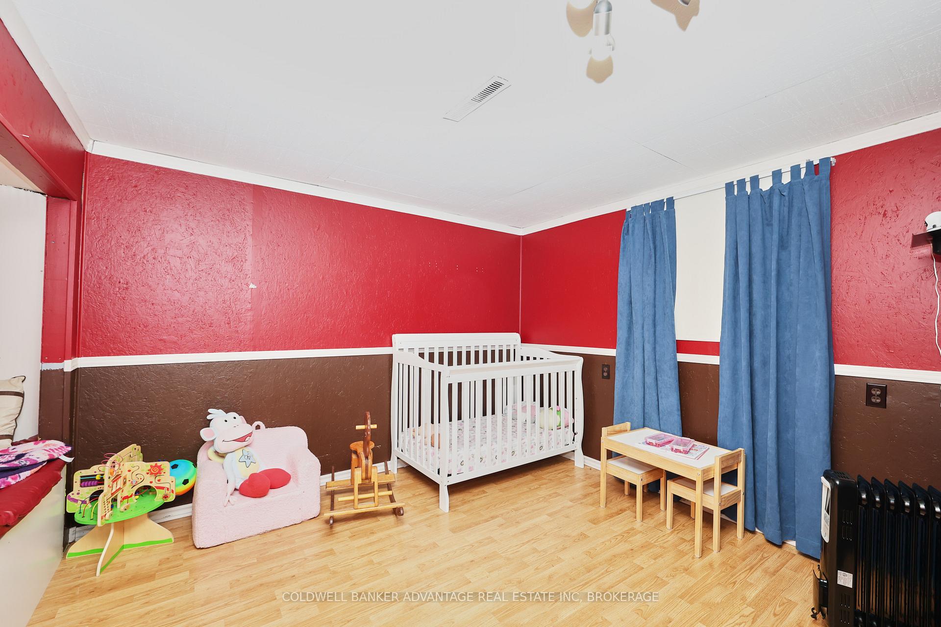 Photo 18 of 17 Clifford Avenue, Welland, Broadway — HOMEH