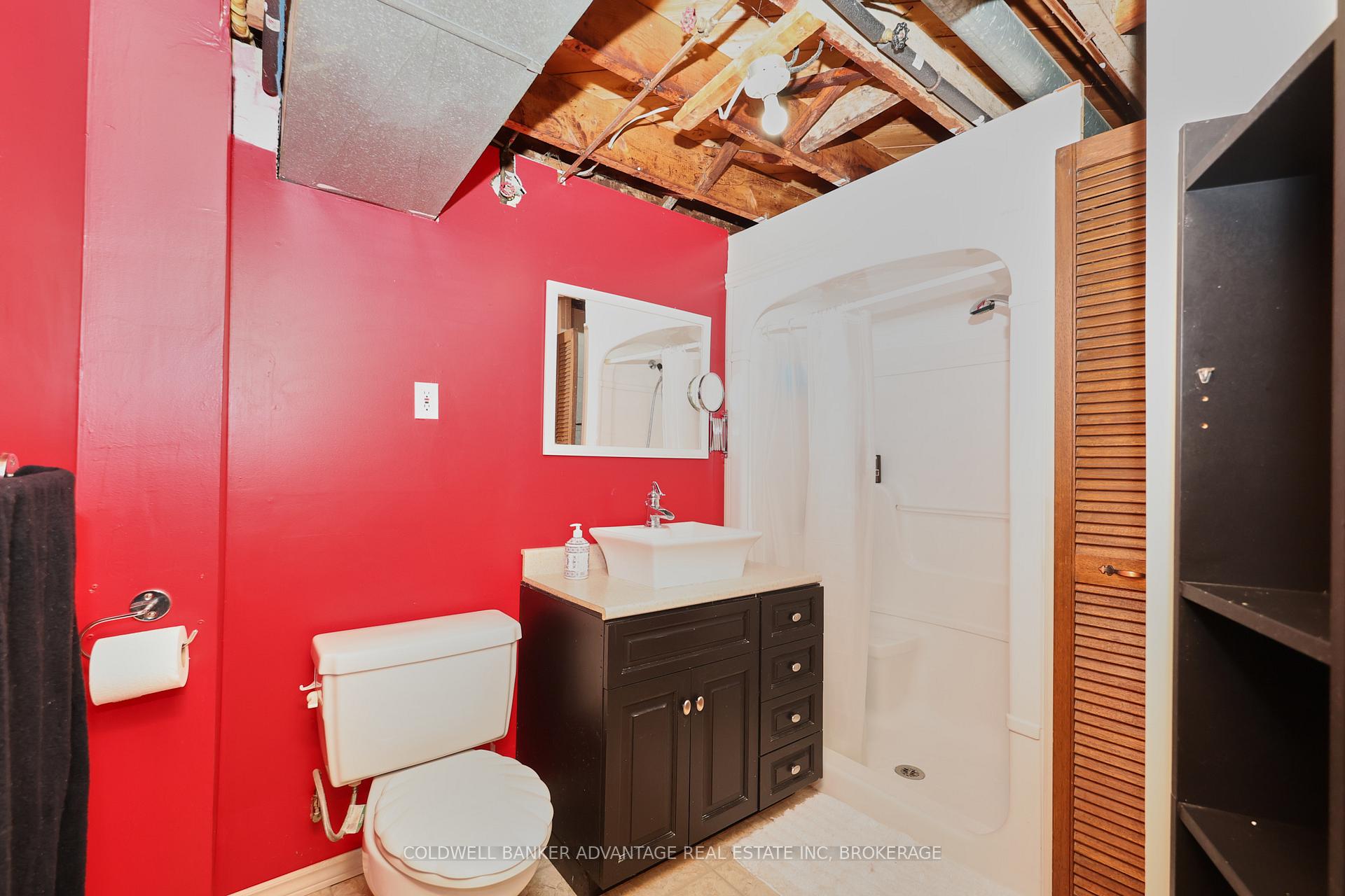 Photo 19 of 17 Clifford Avenue, Welland, Broadway — HOMEH
