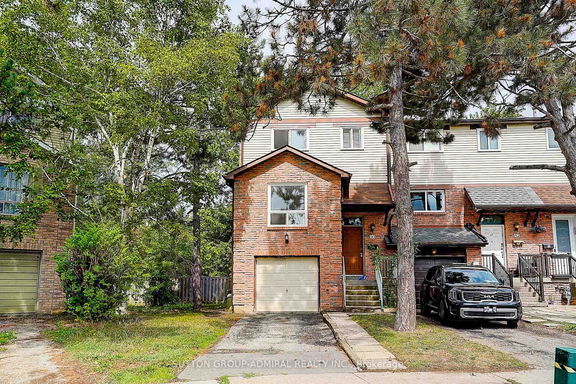 Photo 3 of 50 Dana Crescent, Vaughan, Crestwood-Springfarm-Yorkhill — HOMEH